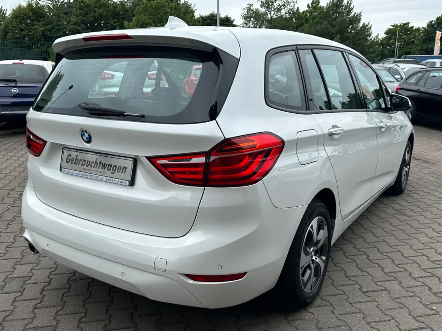BMW 218 Baureihe 2 Gran Tourer 218 i Advantage Weiß - 2