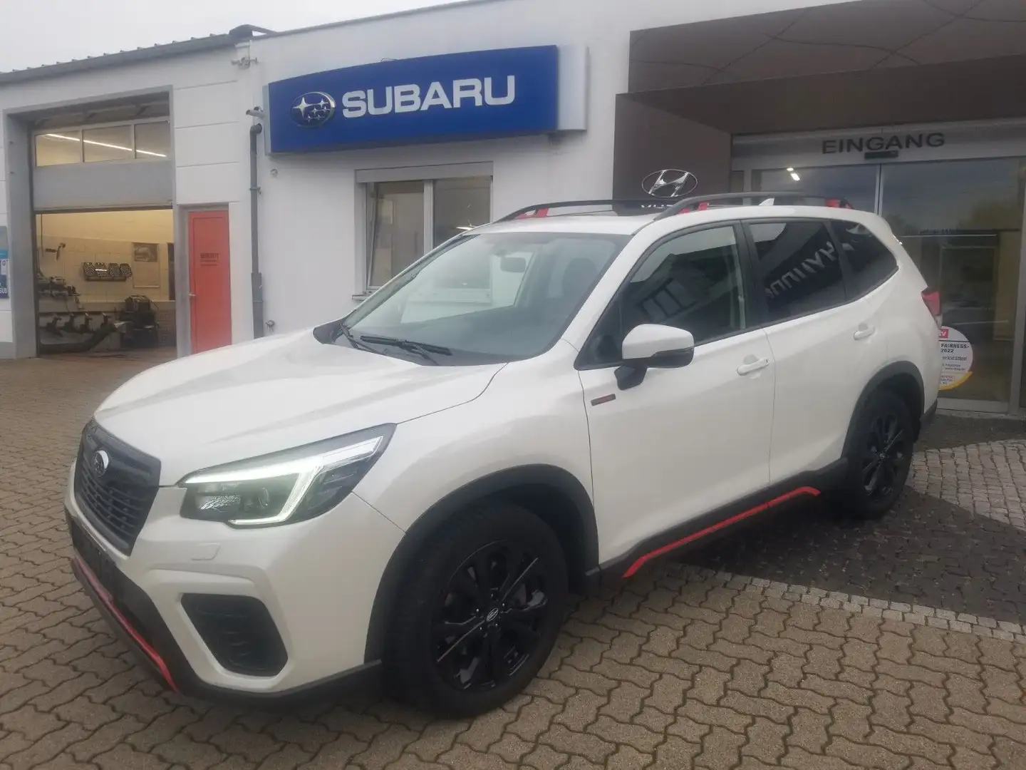 Subaru Forester 2.0i.e. Edition Sport 40 Weiß - 1