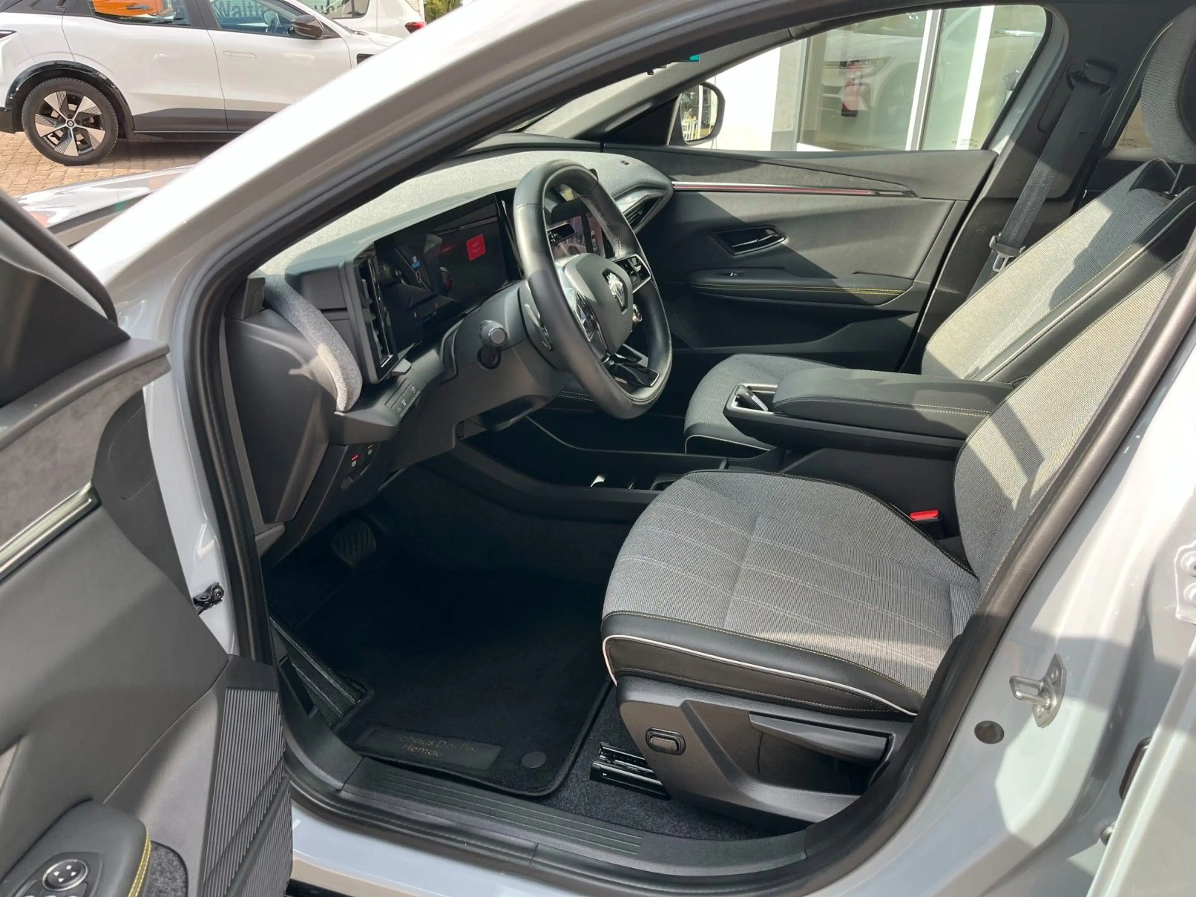 Renault Megane E-Tech Megane Techno 220/60 GJR 360`Kamera 1.Hand — photo 9