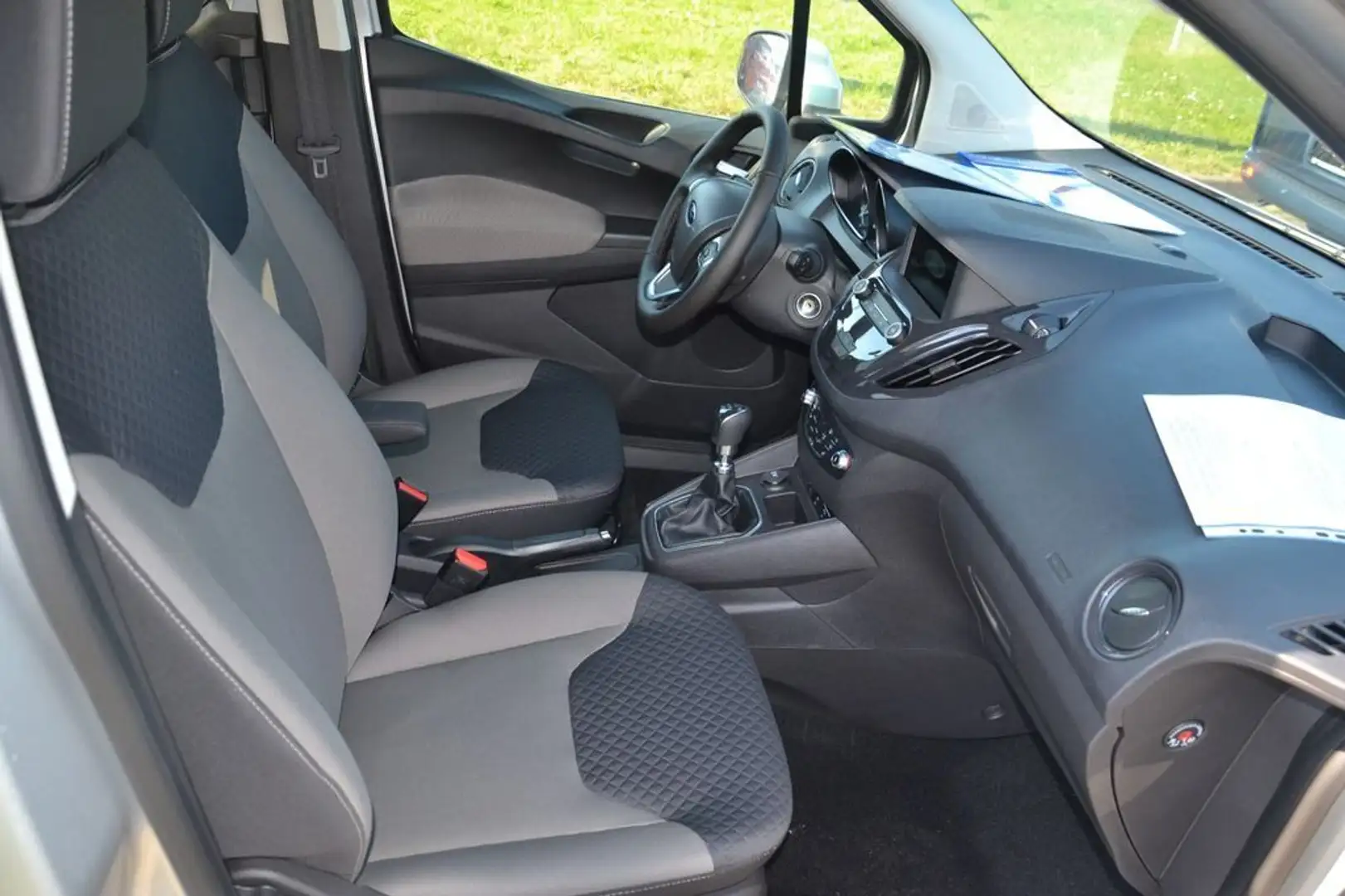 Ford Tourneo Courier 1.5 TDCI 100 CV S&S Titanium Argintiu - 2