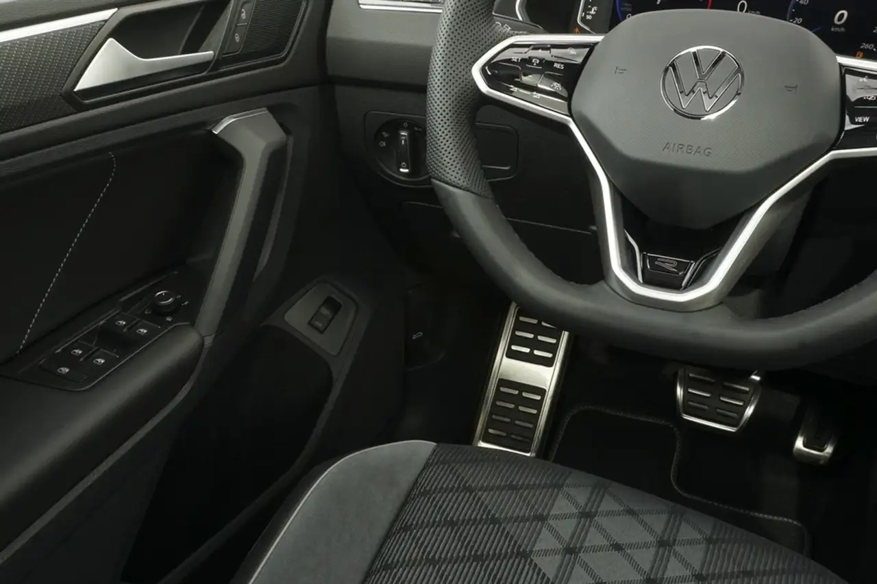 Volkswagen Tiguan 2.0 TDI DSG 4Motion R-Line Pano, AHK 15