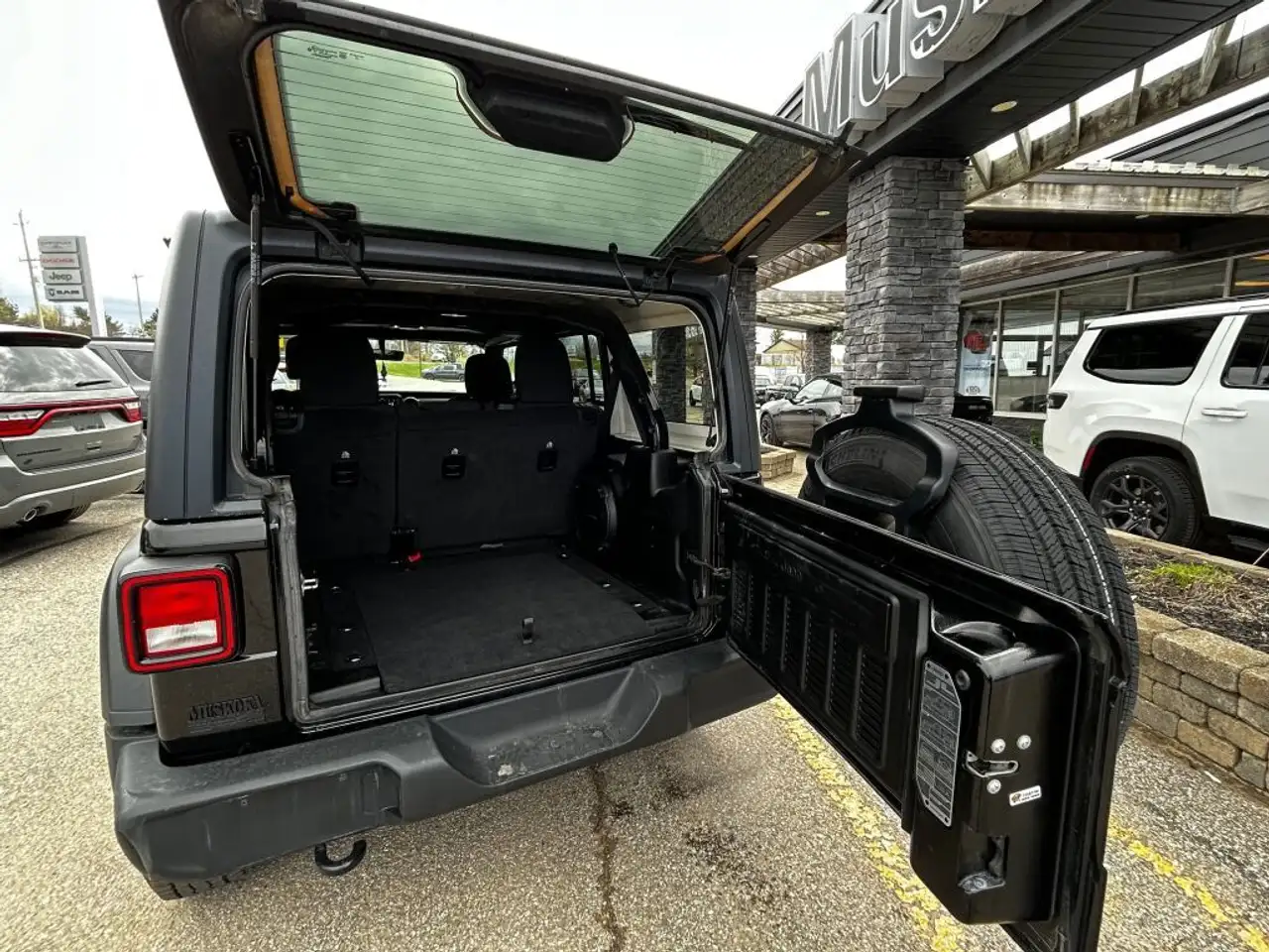 Jeep Wrangler снимка Jeep Wrangler