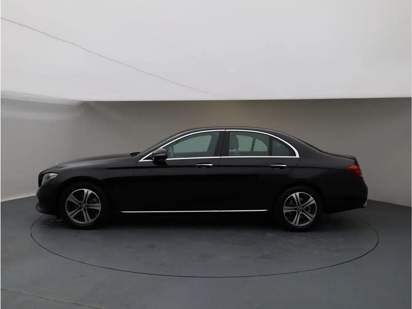 Mercedes-Benz E 220 d Limousine Avantgard Multibeam Memory 360 Noir - 2
