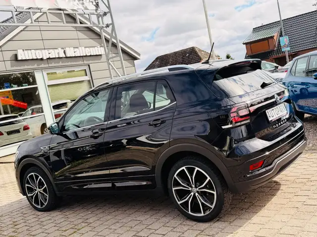 Volkswagen T-Cross view 5