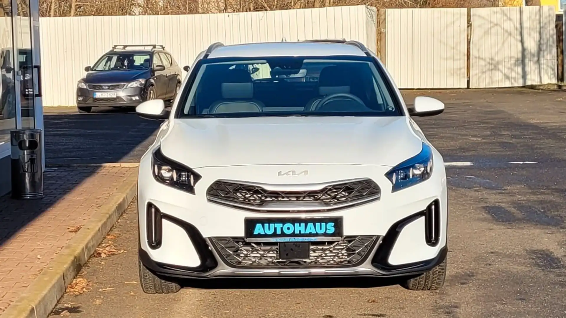 Kia XCeed 1,5 T-GDI Vision DCT Komf*AAC*Navi*SHZ*PDC Weiß - 2
