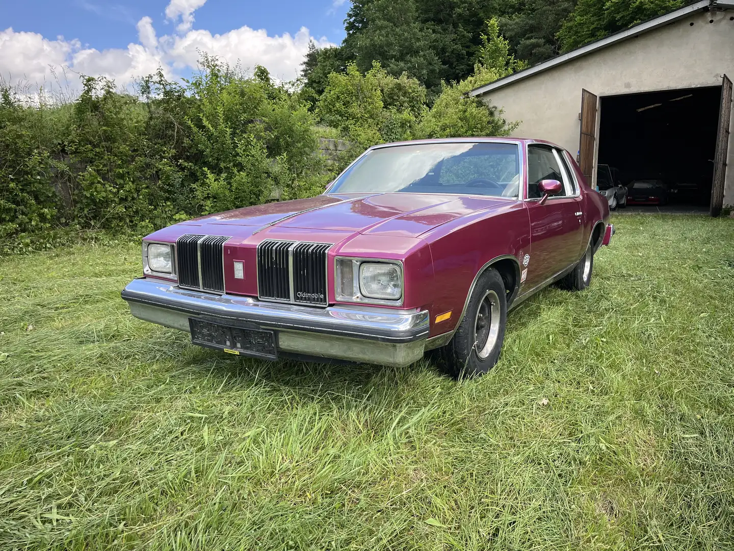 Oldsmobile Cutlass V8 Diesel Burdeos - 1