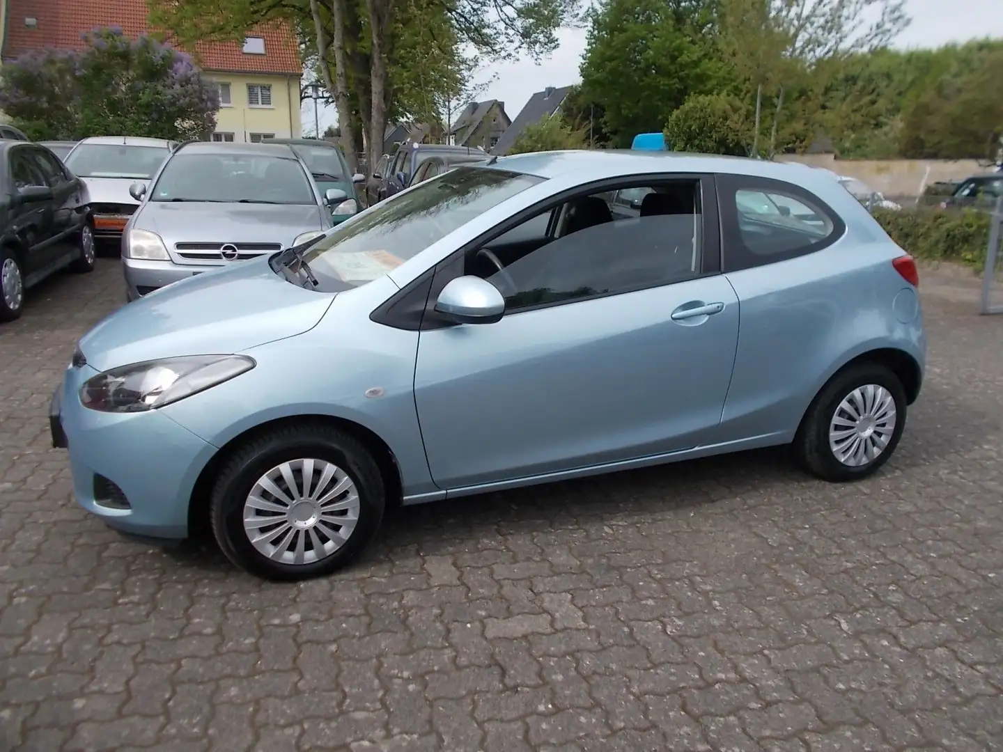 Mazda 2 Lim. 1.3 Independence Sport TÜV NEU Blau - 2