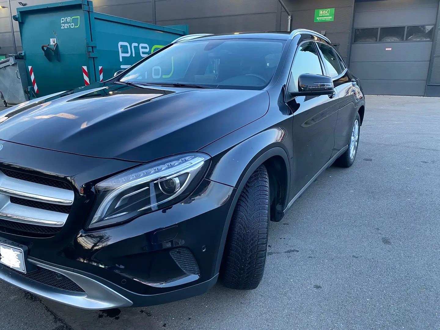 Mercedes-Benz GLA 180 GLA 180 (156.942) Černá - 1