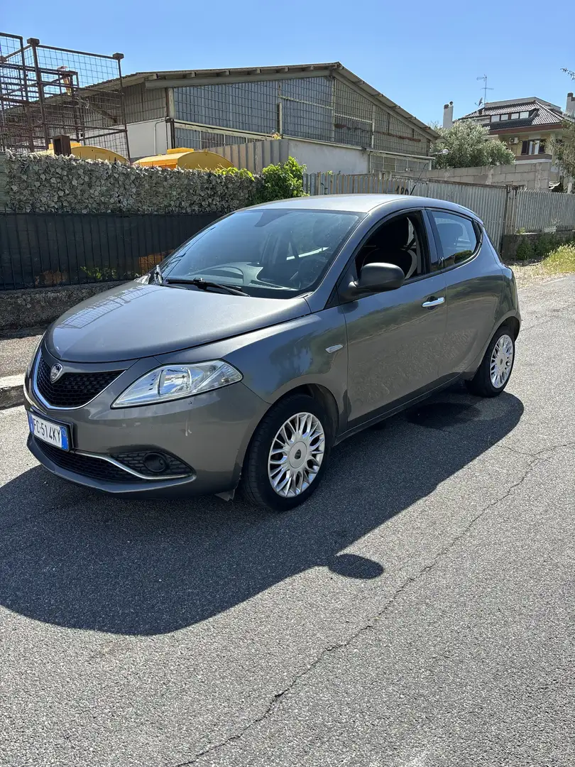 Lancia Ypsilon 1.2 Platinum 69cv my16 - 1