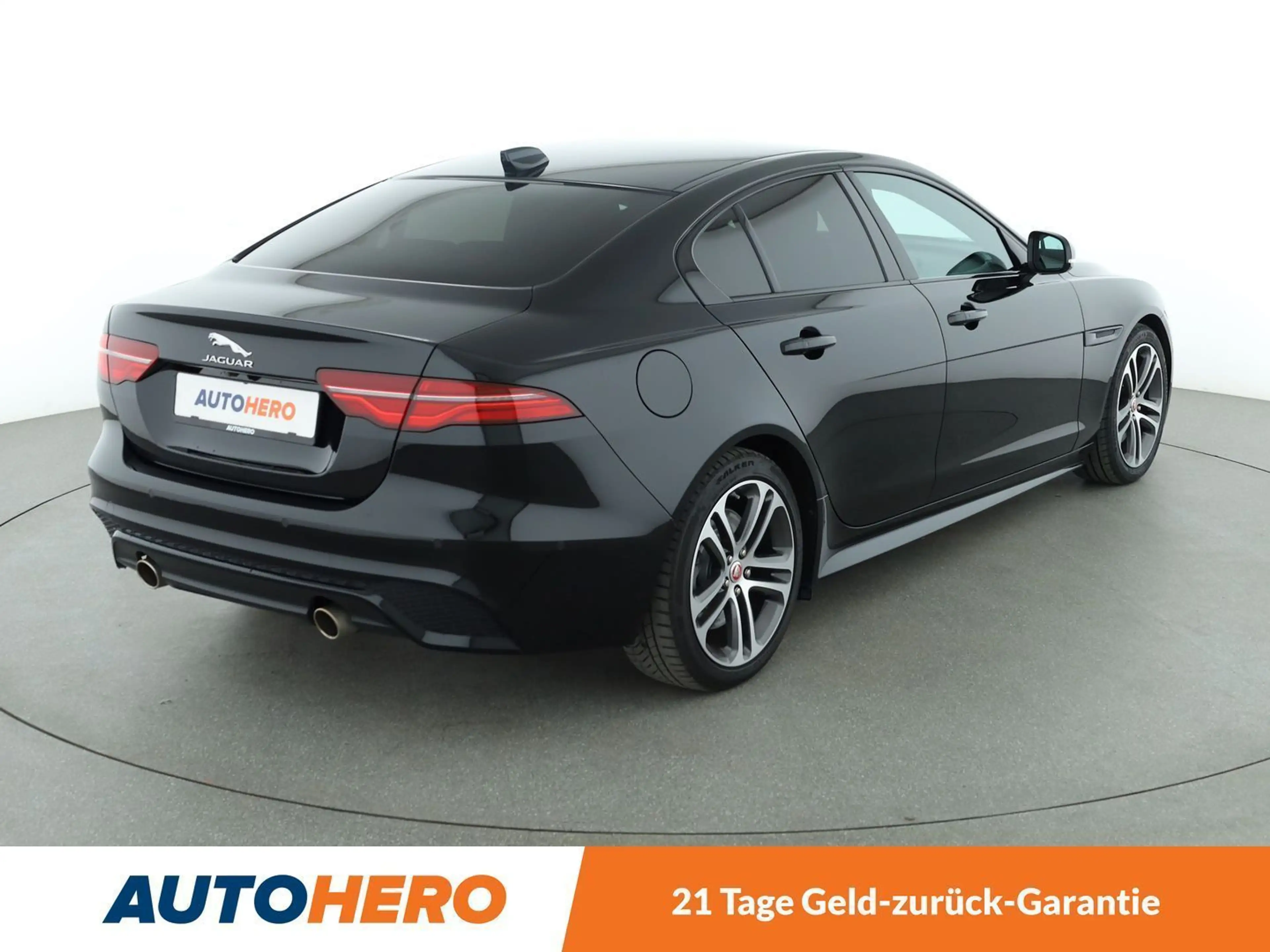 Jaguar XE 25t R-Dynamic SE Aut.*NAVI*CAM*SHZ*ACC*ALU* — photo 6