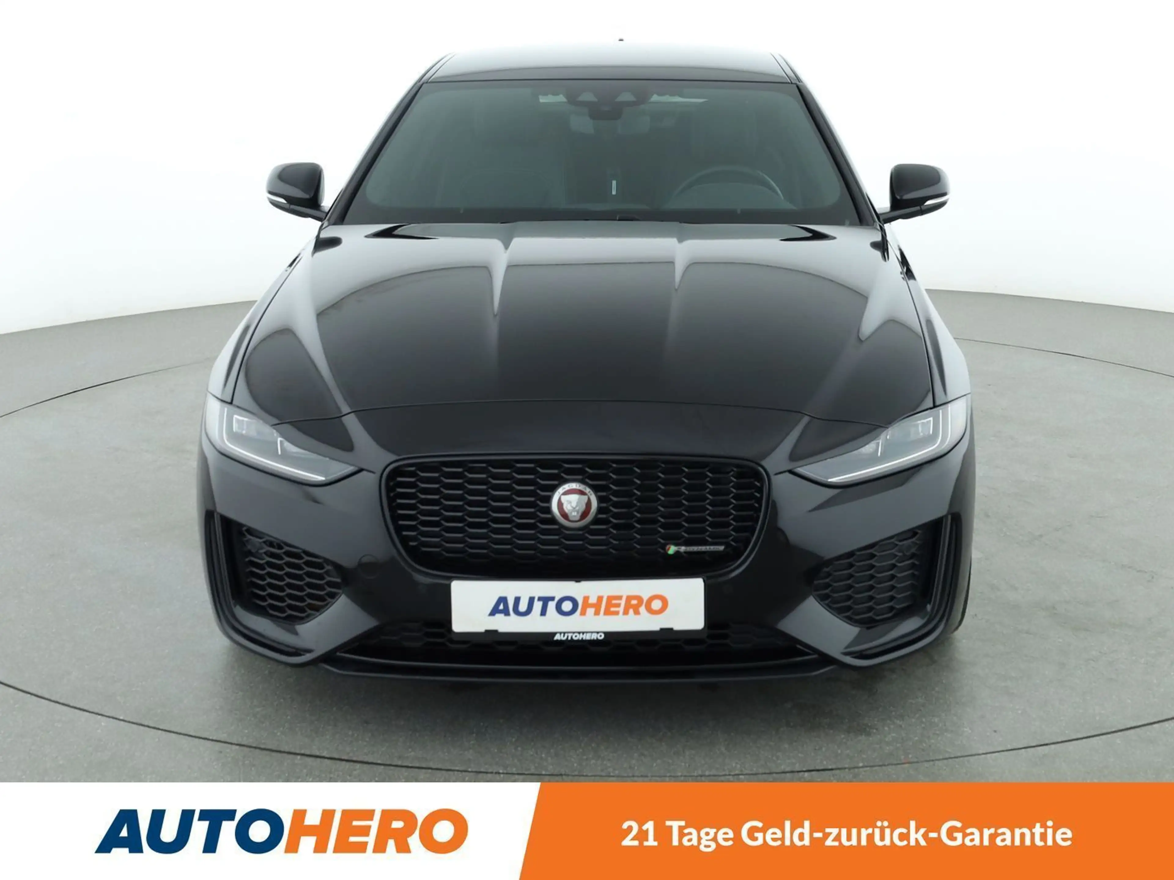 Jaguar XE 25t R-Dynamic SE Aut.*NAVI*CAM*SHZ*ACC*ALU* — photo 9