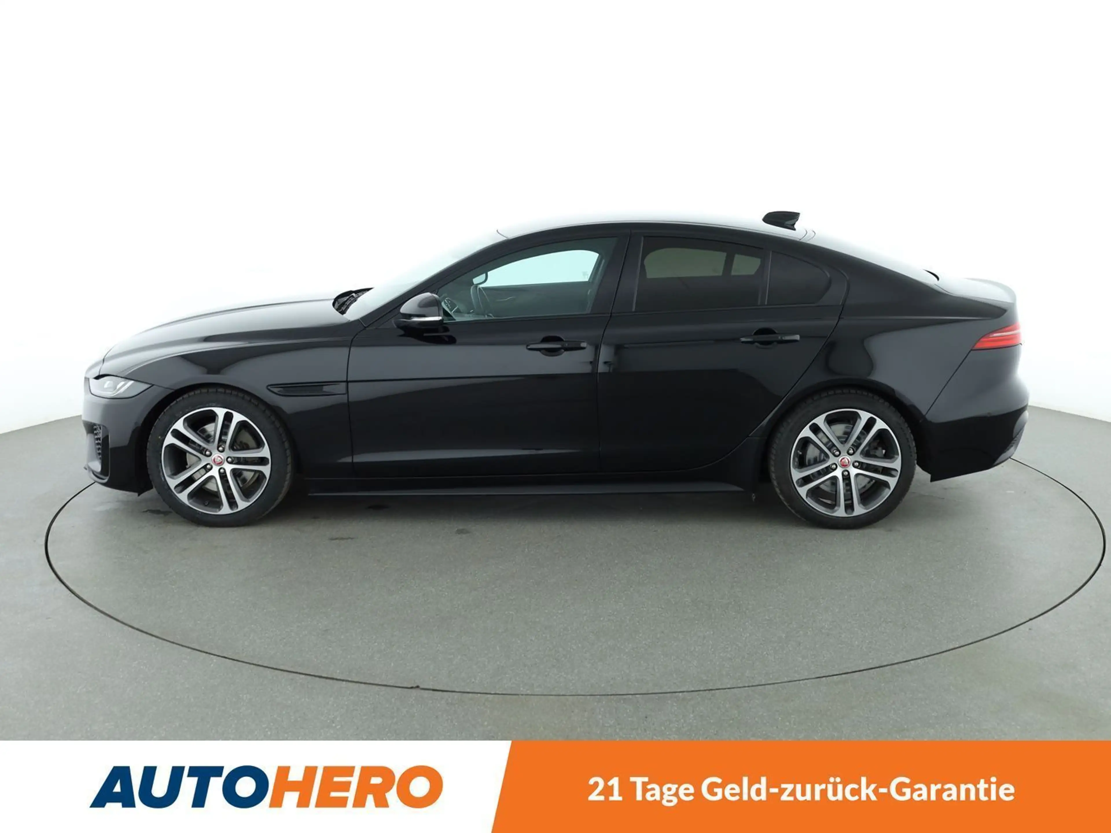 Jaguar XE 25t R-Dynamic SE Aut.*NAVI*CAM*SHZ*ACC*ALU* — photo 3
