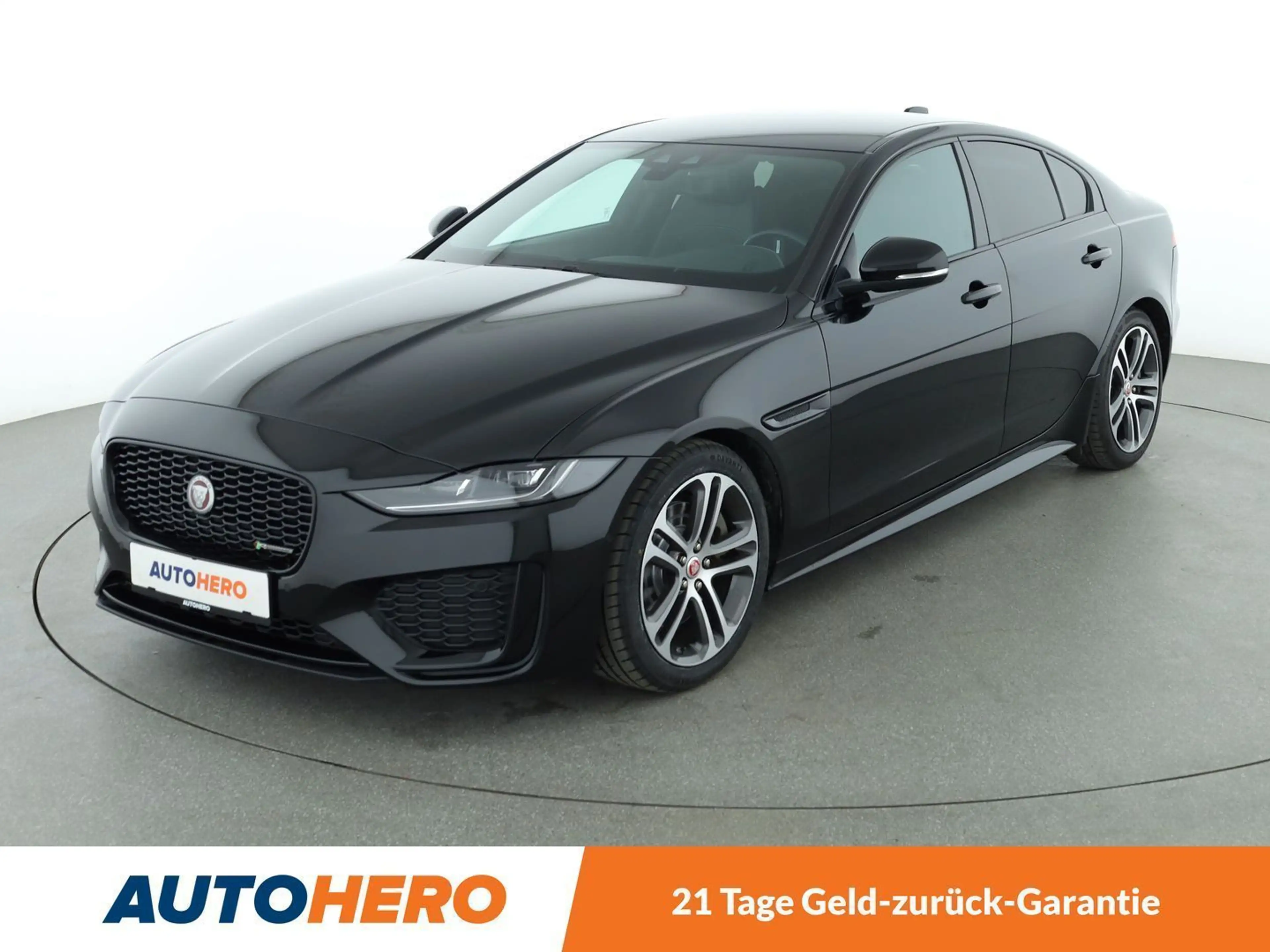 Jaguar XE 25t R-Dynamic SE Aut.*NAVI*CAM*SHZ*ACC*ALU*