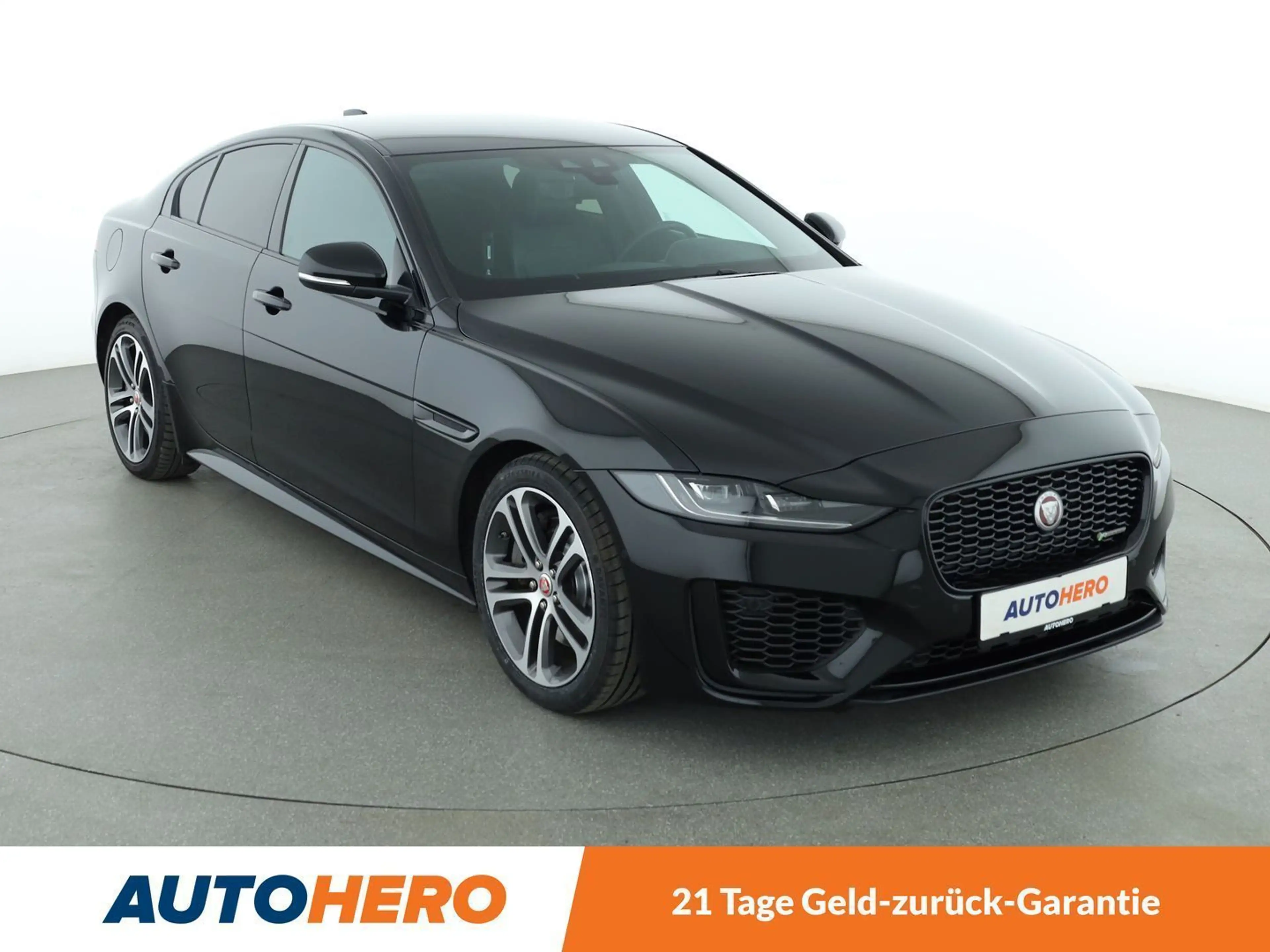 Jaguar XE 25t R-Dynamic SE Aut.*NAVI*CAM*SHZ*ACC*ALU* — photo 8