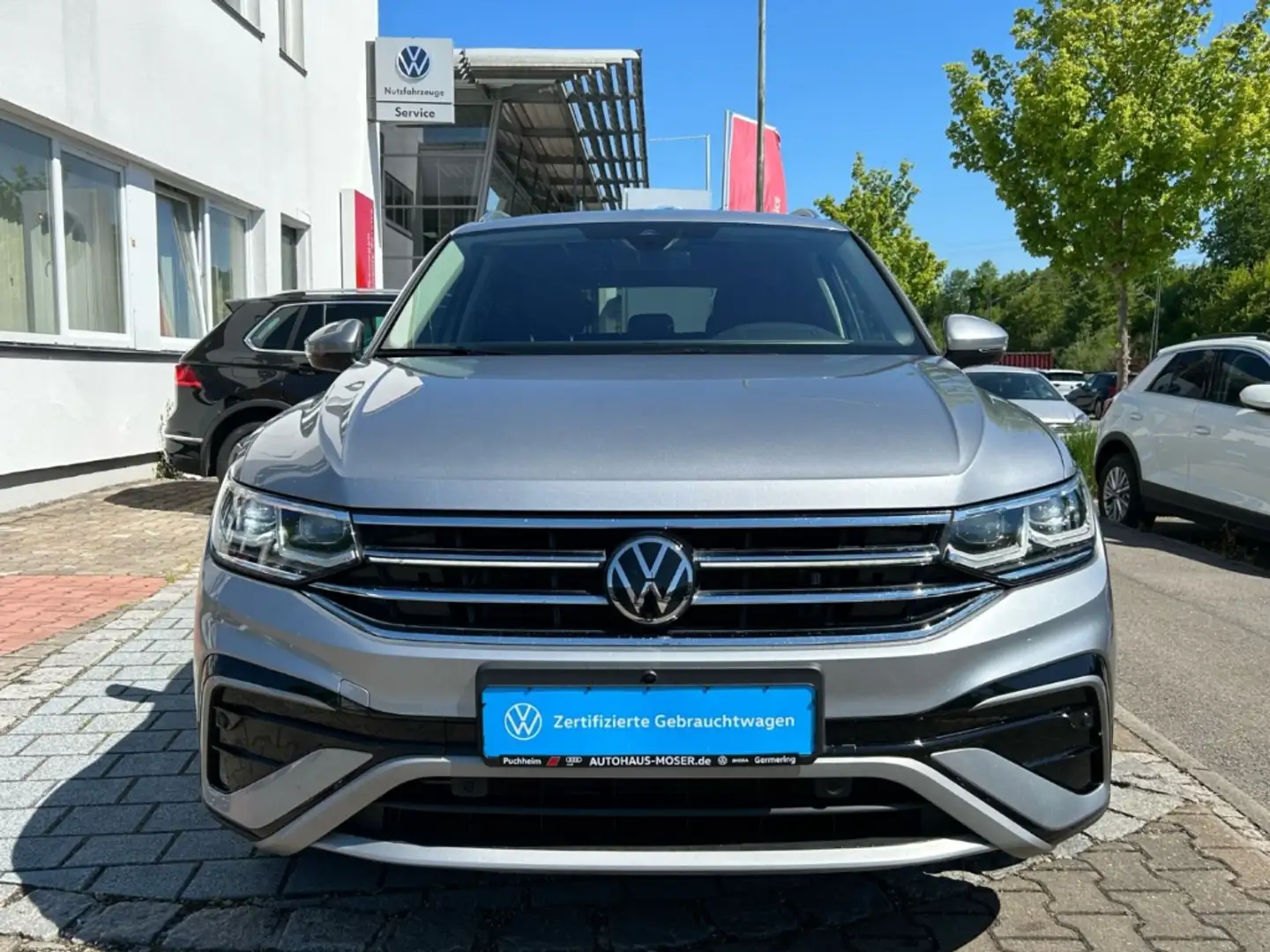 Volkswagen Tiguan Allspace Eleg. 2.0TDI 4M DSG Pano*360*HUD!!! Silber - 2