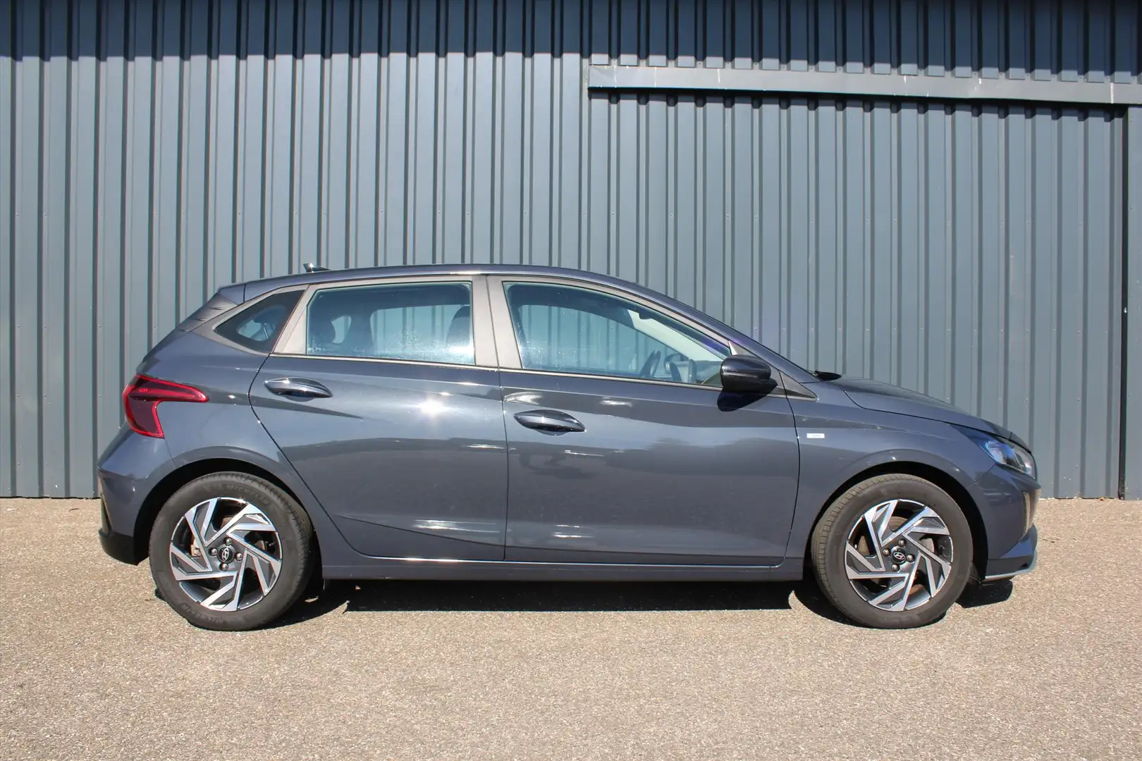 Hyundai i20 1.0 T-GDI 48V MHEV 100pk Comfort Smart Navigatie | Gris - 2