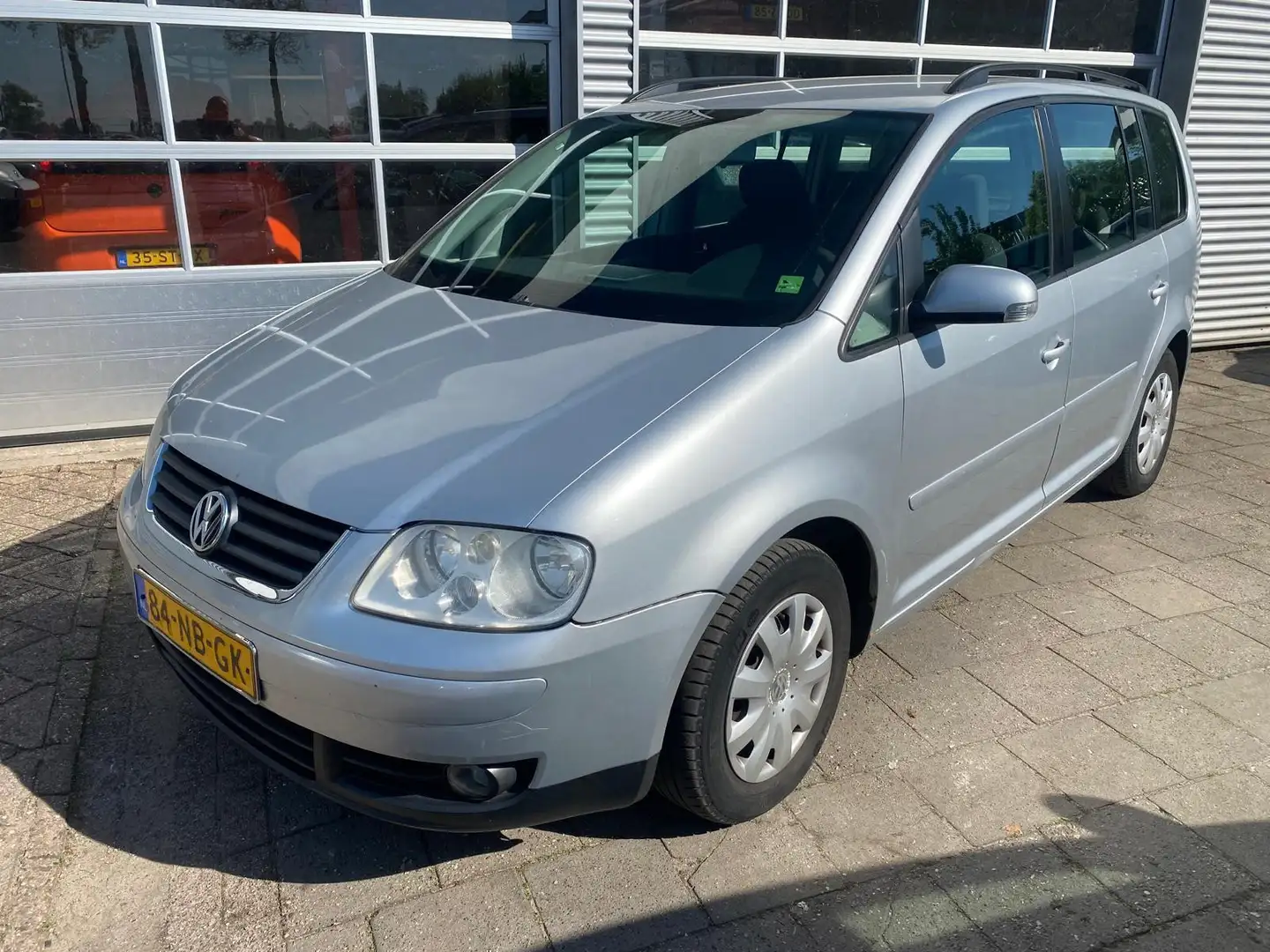 Volkswagen Touran 1.6-16V FSI Trendline (EXPORTPRIJS) 7 PERSOONS Grau - 1