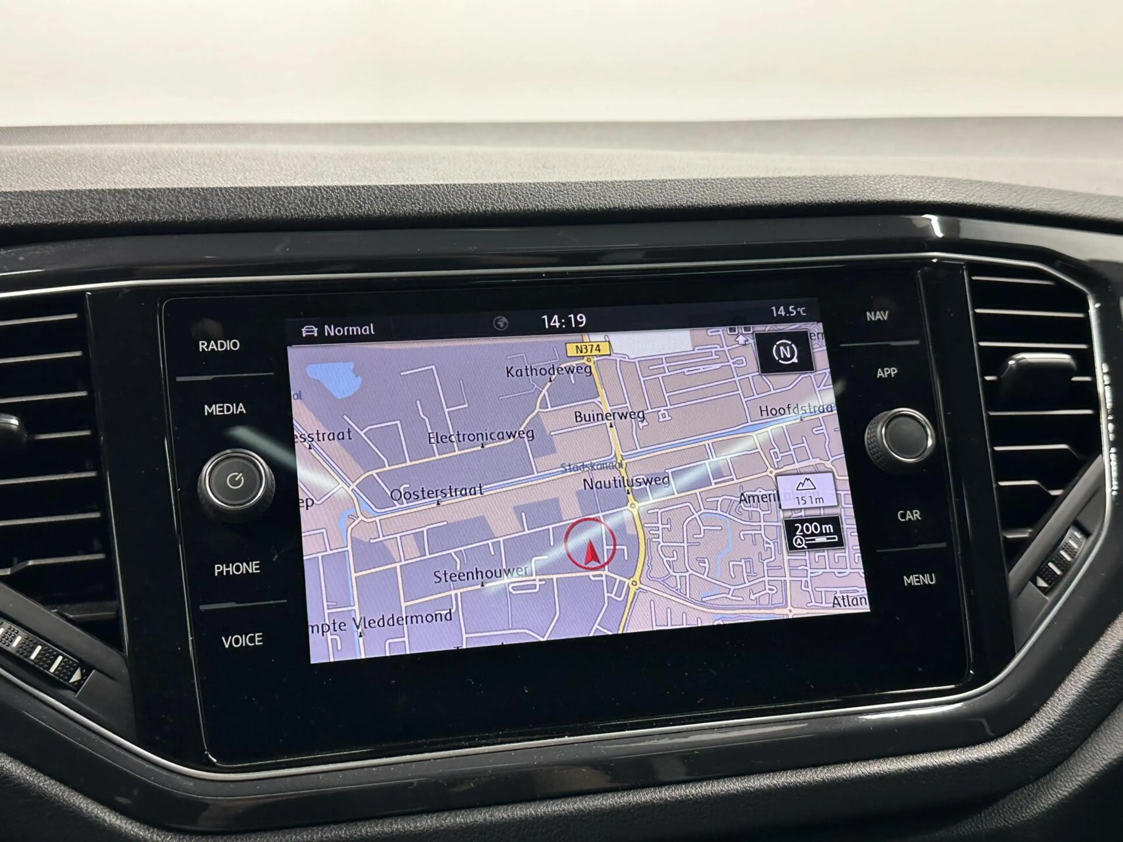 Volkswagen T-Roc 1.5 TSI Sport NAVI CAMERA PANO TREKHAAK CARPLAY EC — photo 39