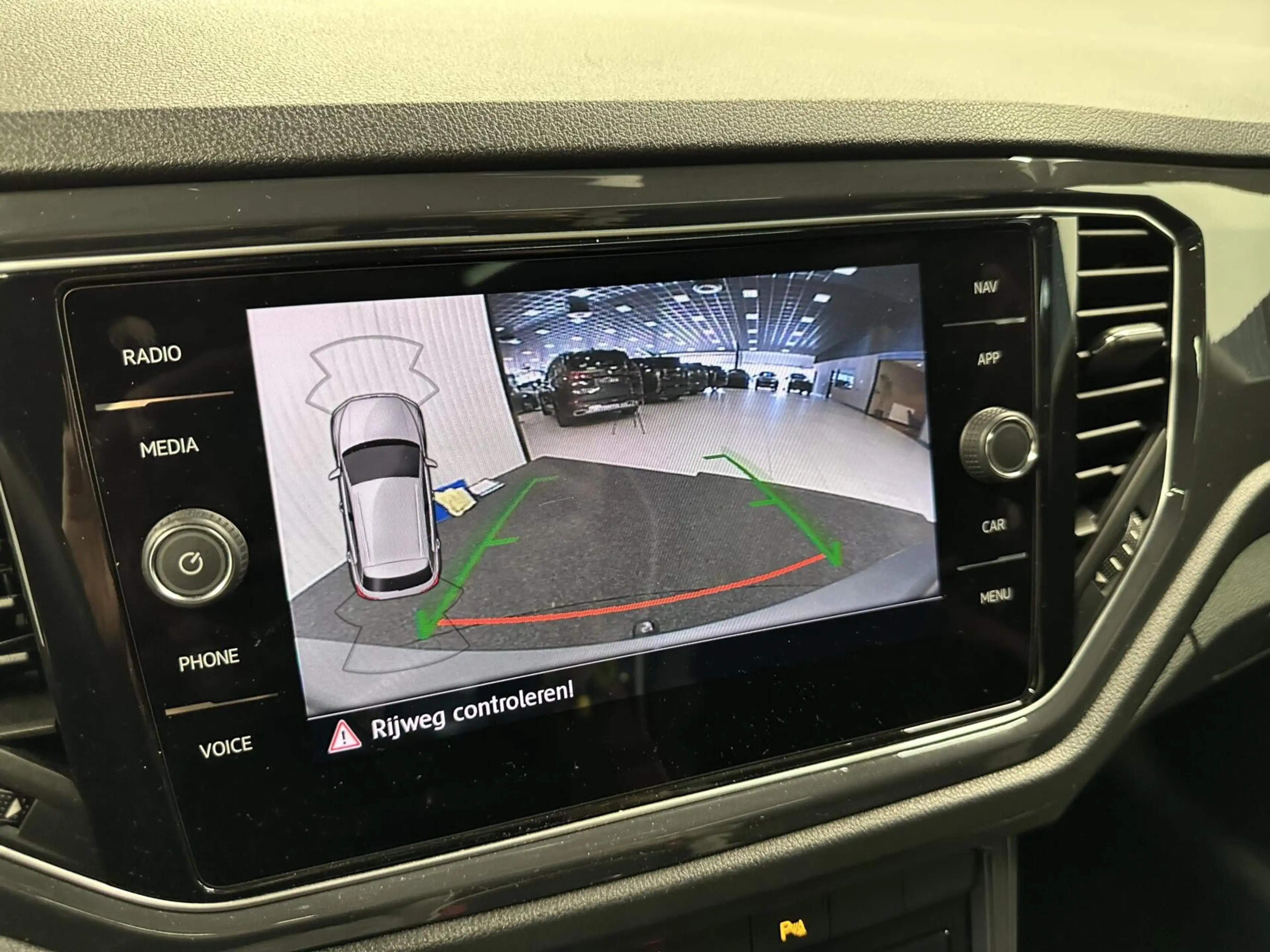 Volkswagen T-Roc 1.5 TSI Sport NAVI CAMERA PANO TREKHAAK CARPLAY EC — photo 37