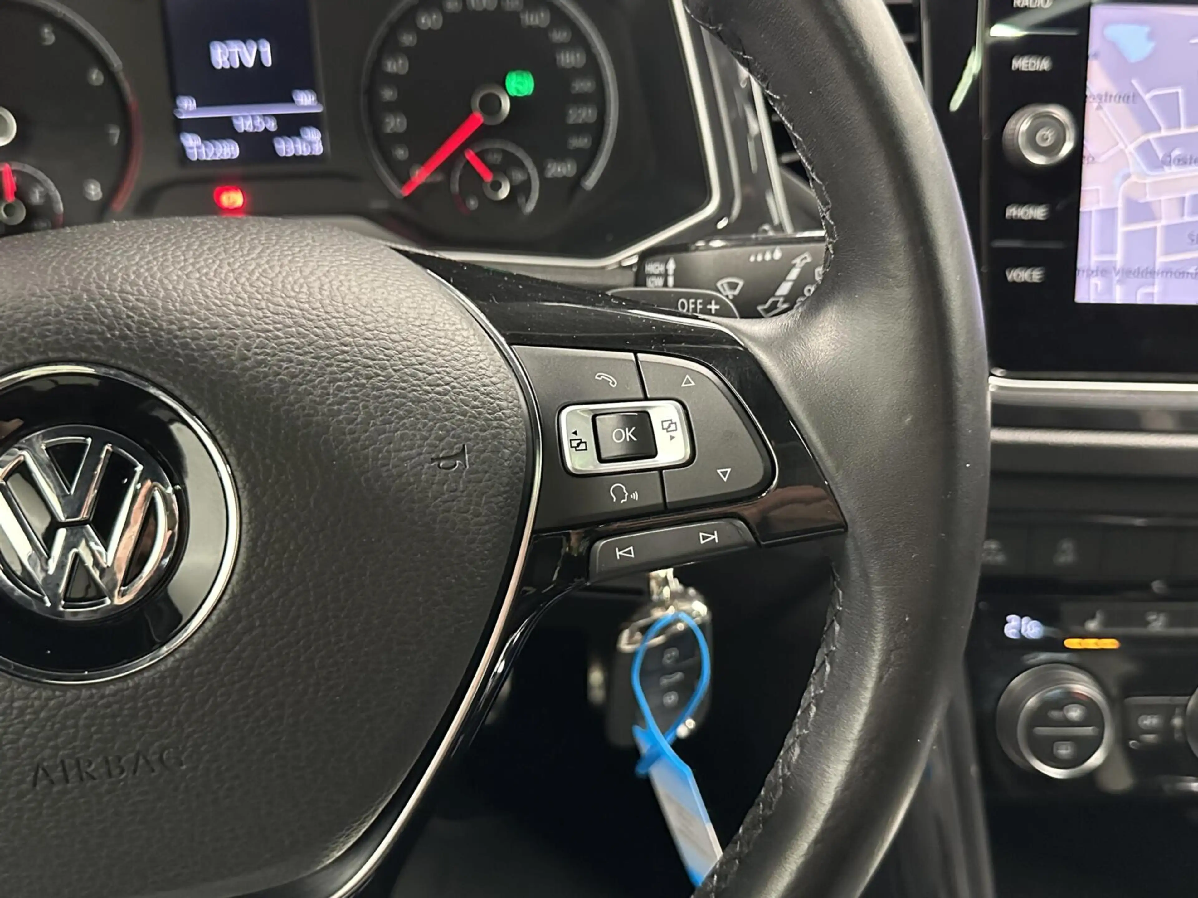 Volkswagen T-Roc 1.5 TSI Sport NAVI CAMERA PANO TREKHAAK CARPLAY EC — photo 26
