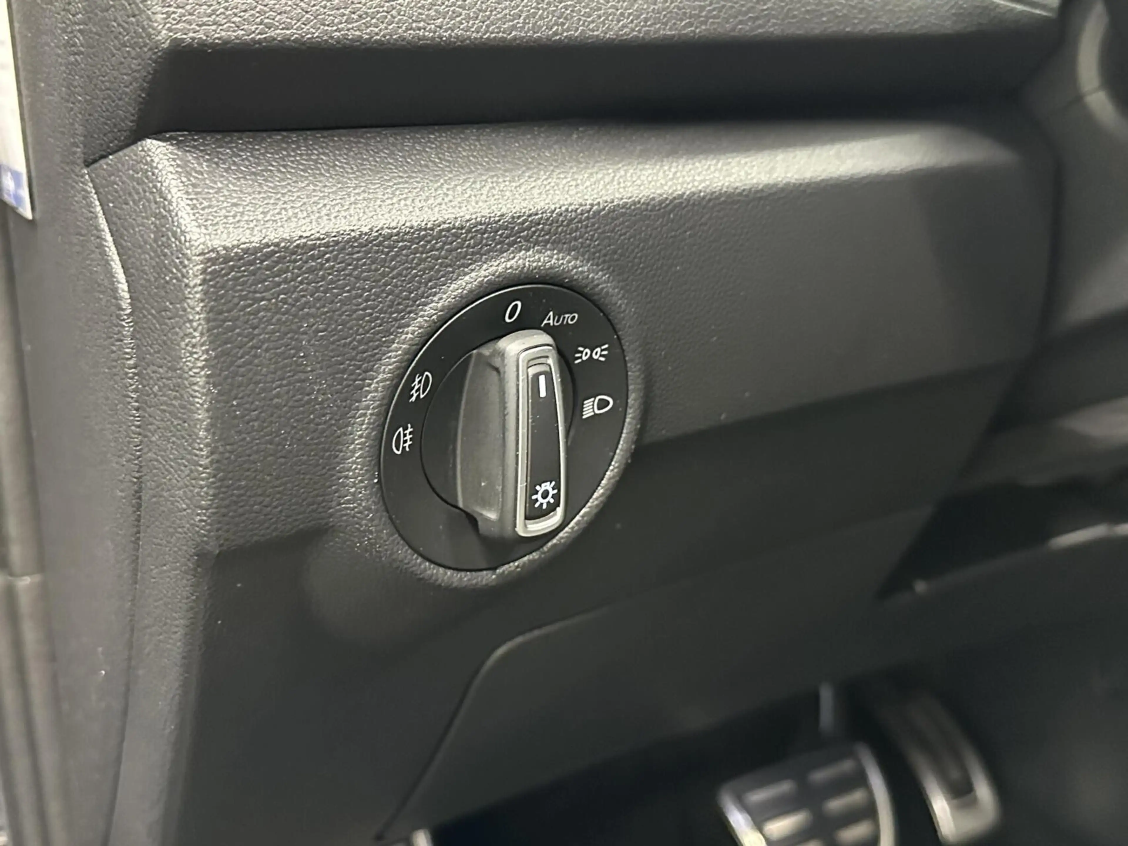 Volkswagen T-Roc 1.5 TSI Sport NAVI CAMERA PANO TREKHAAK CARPLAY EC — photo 23