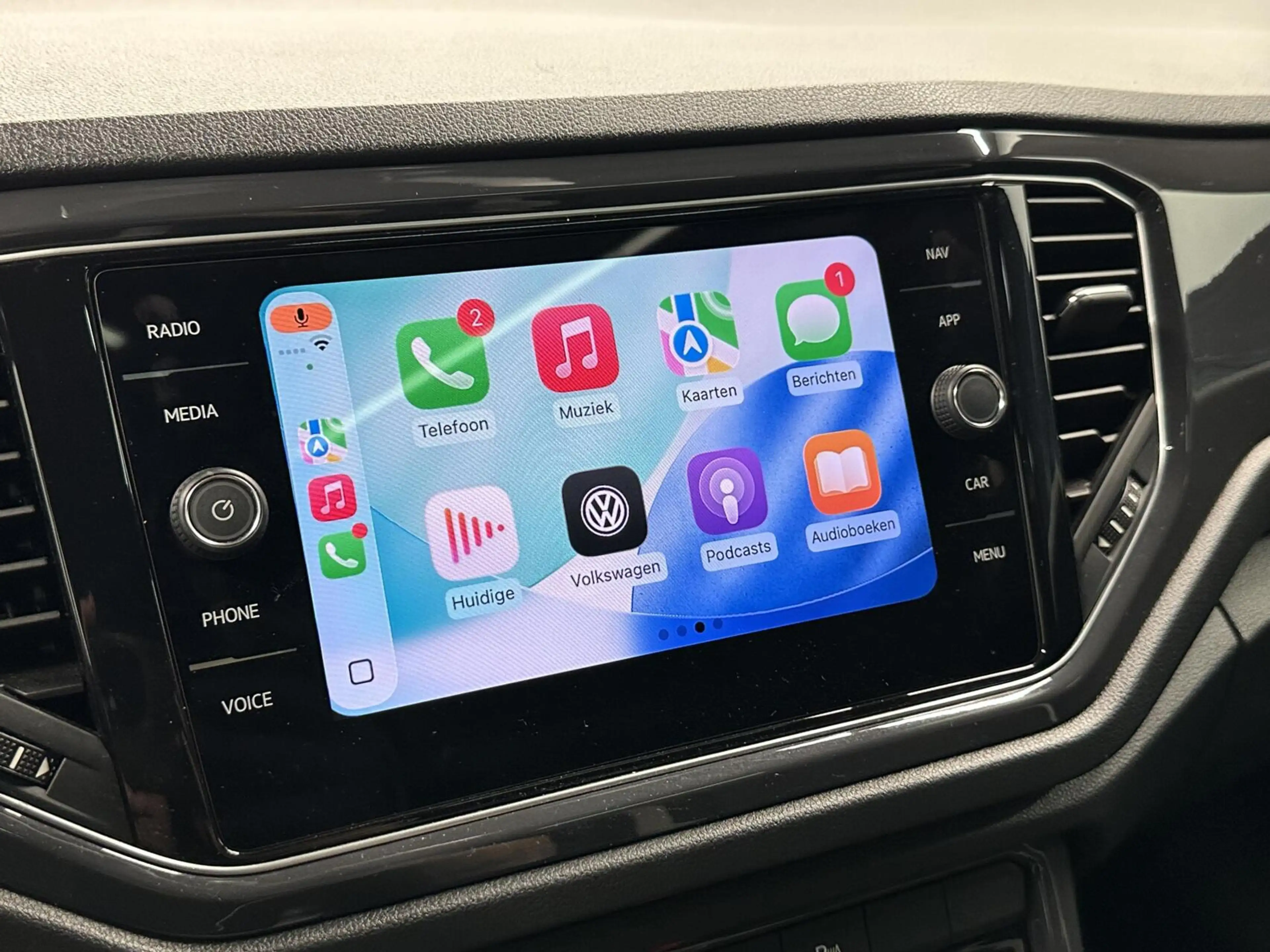 Volkswagen T-Roc 1.5 TSI Sport NAVI CAMERA PANO TREKHAAK CARPLAY EC — photo 36