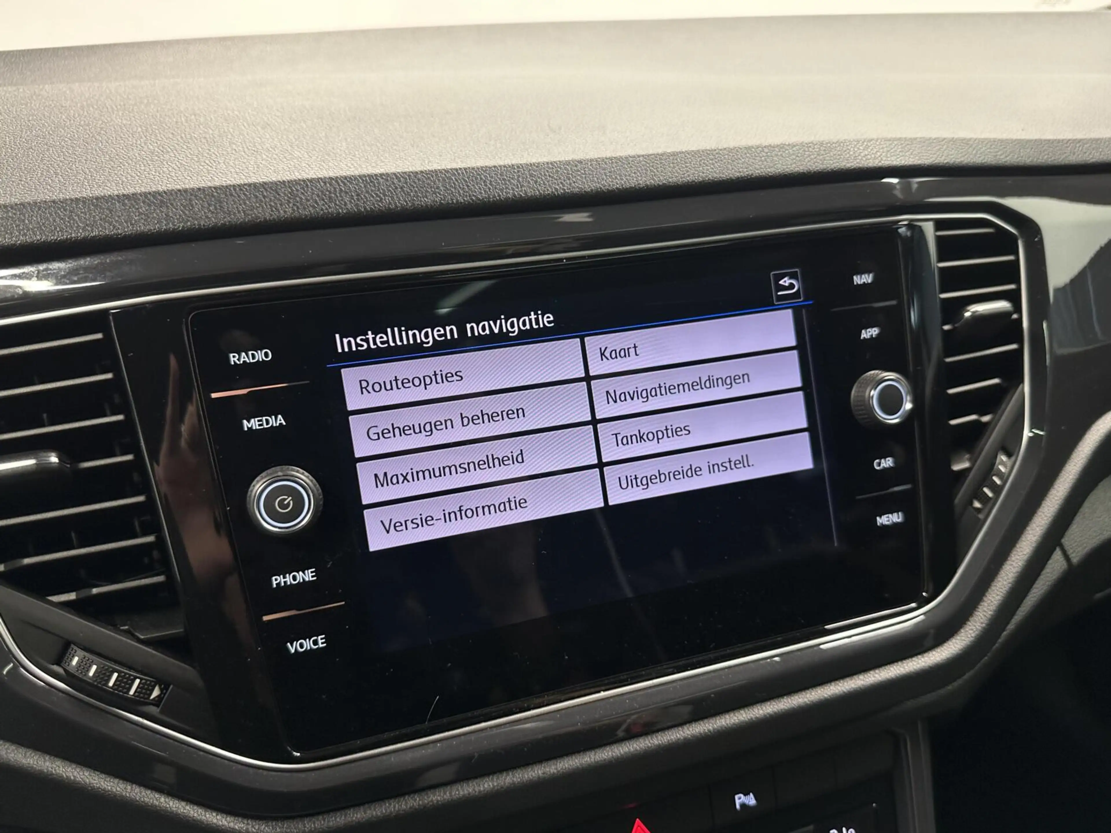 Volkswagen T-Roc 1.5 TSI Sport NAVI CAMERA PANO TREKHAAK CARPLAY EC — photo 44