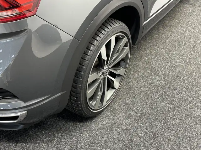 Volkswagen T-Roc view 14