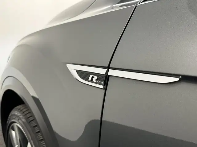 Volkswagen T-Roc view 12