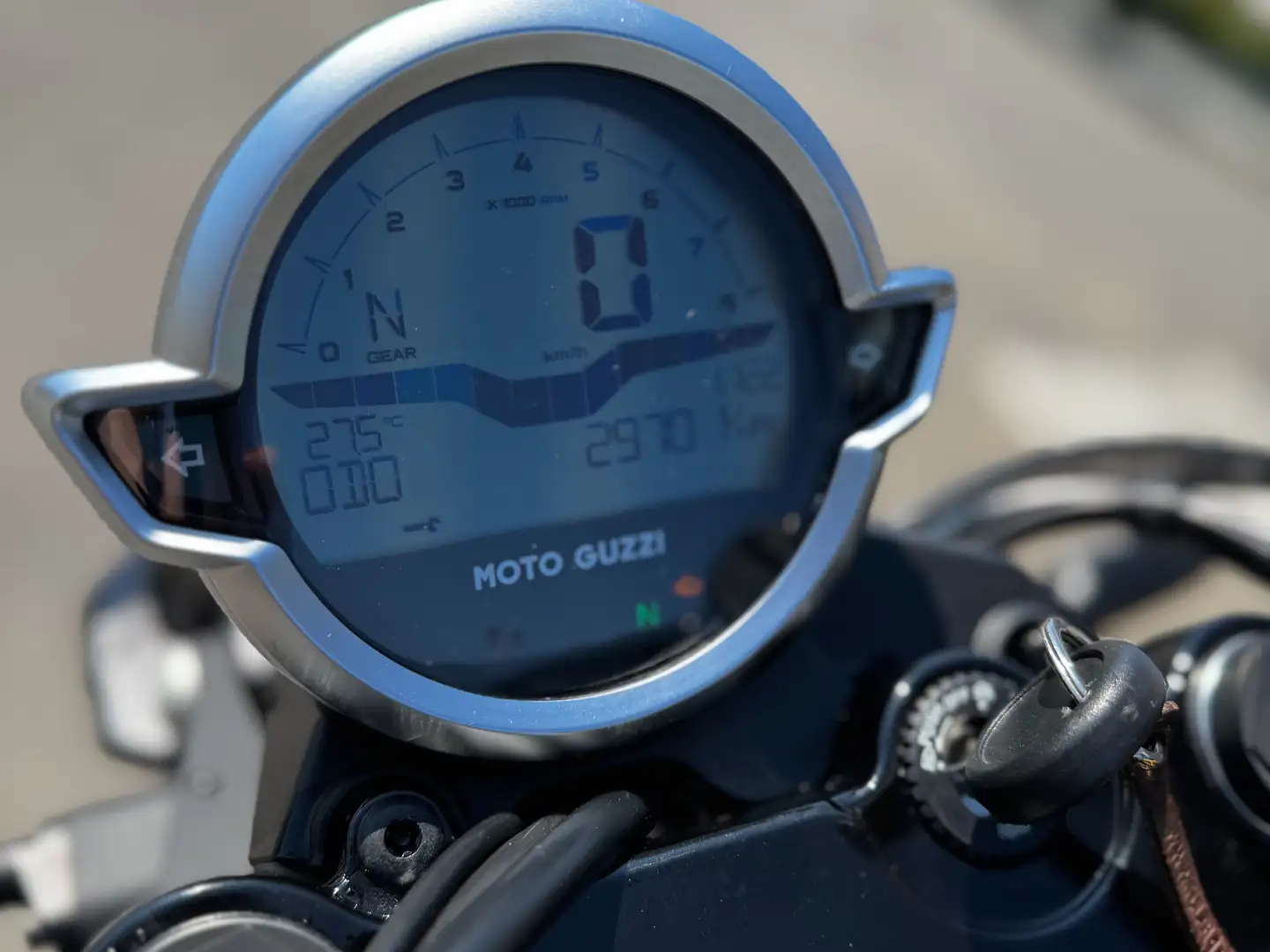 Moto Guzzi V 7 Stone Czarny - 2