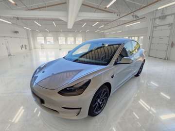 75 KWH LONG RANGE DUAL MOTOR AWD 4 PORTE BERLINA