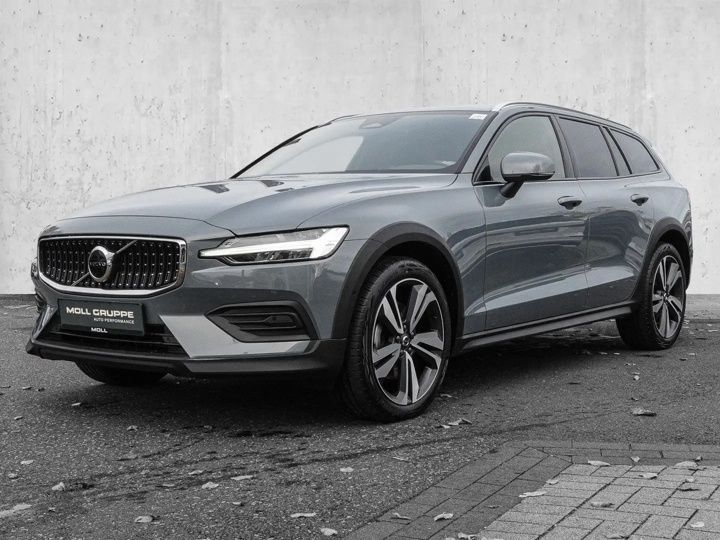 Volvo V60 V 60 Cross Country B4 AWD Plus 4xSHZ LED Grau - 2