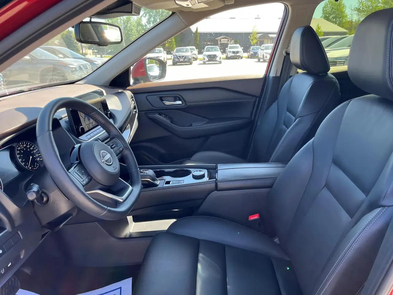 Nissan Rogue снимка Nissan Rogue