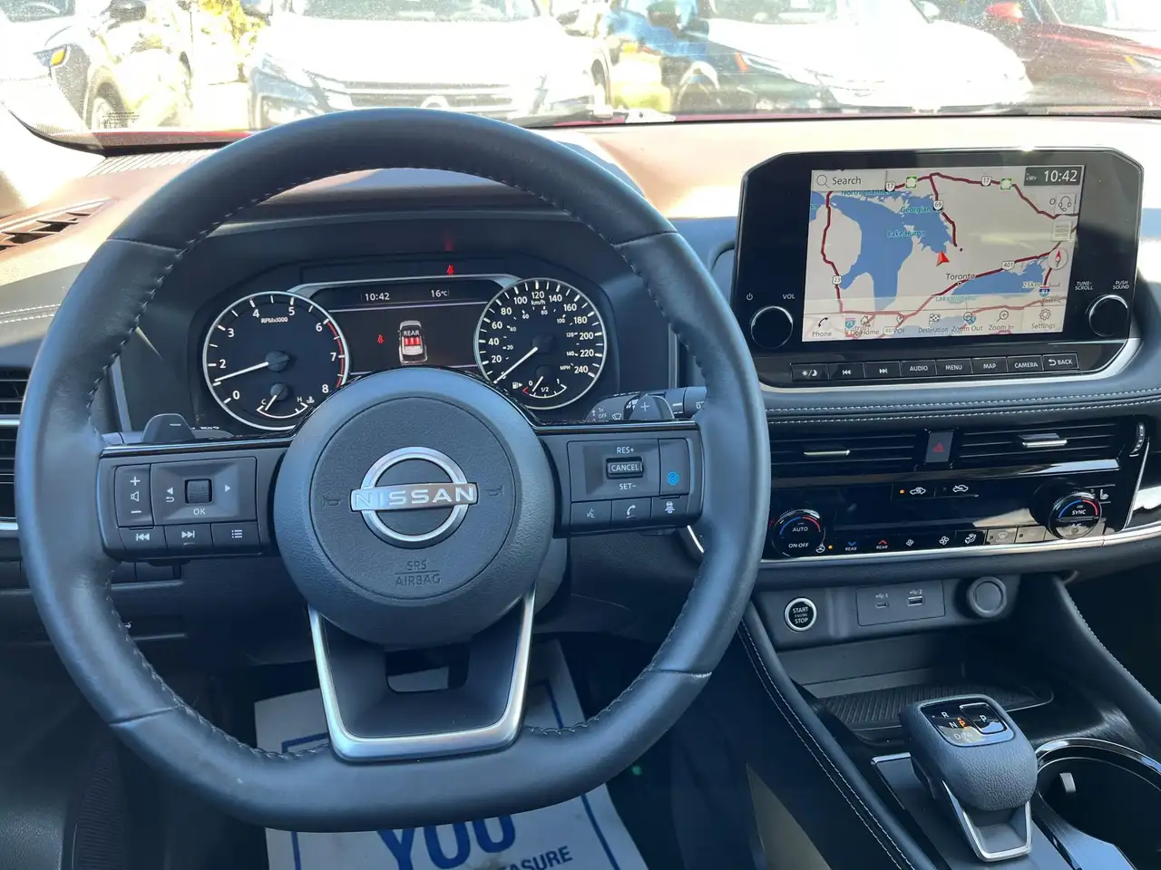Nissan Rogue снимка Nissan Rogue