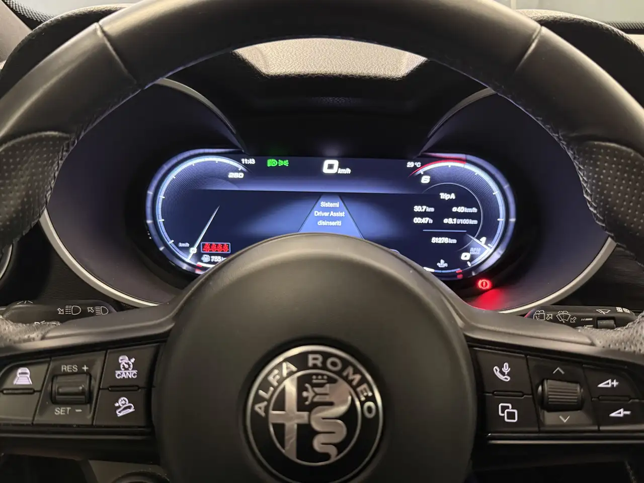 Alfa Romeo Stelvio 2023 — фото 15