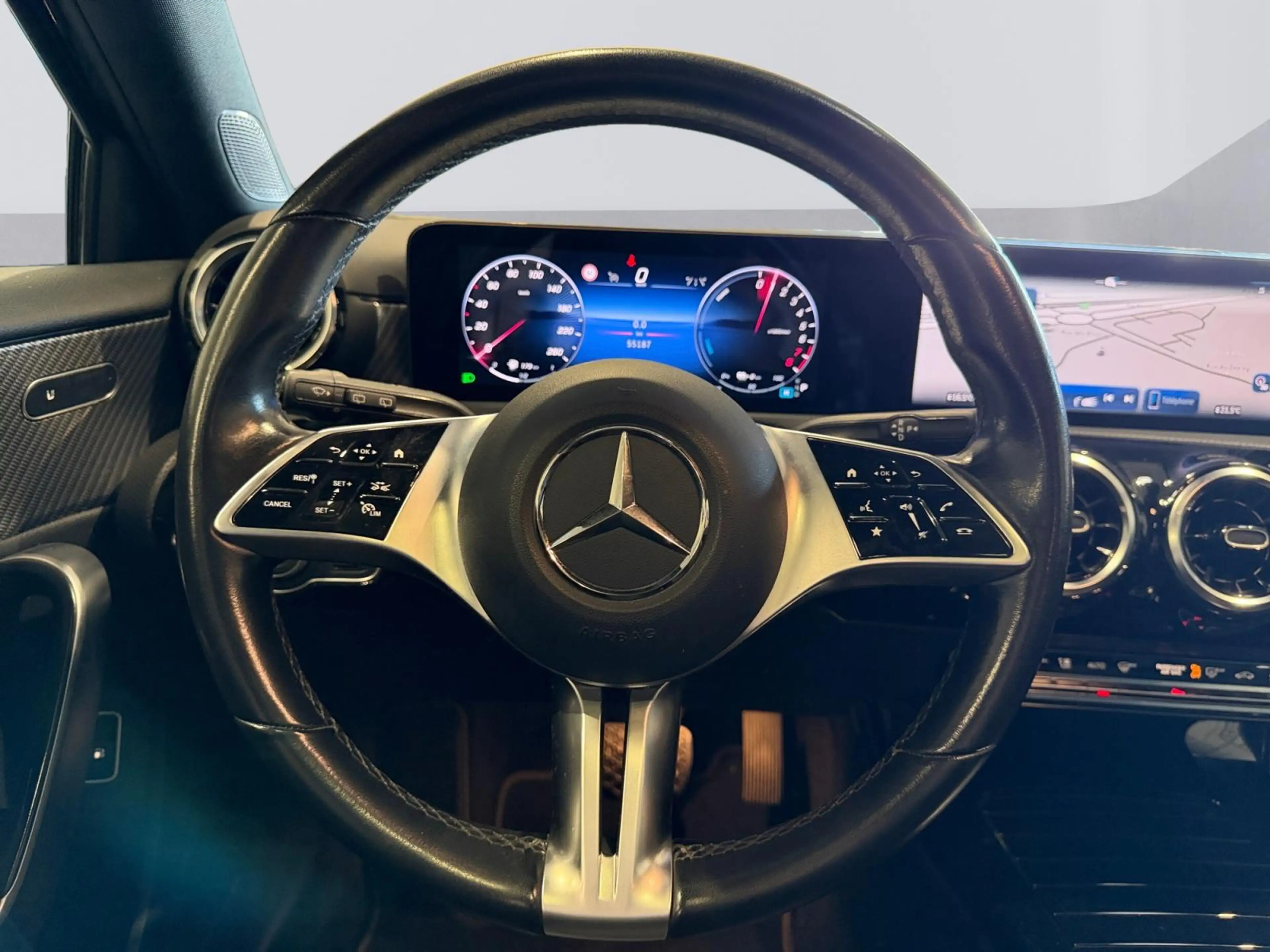 Mercedes-Benz A 250 e Luxury Line — photo 13