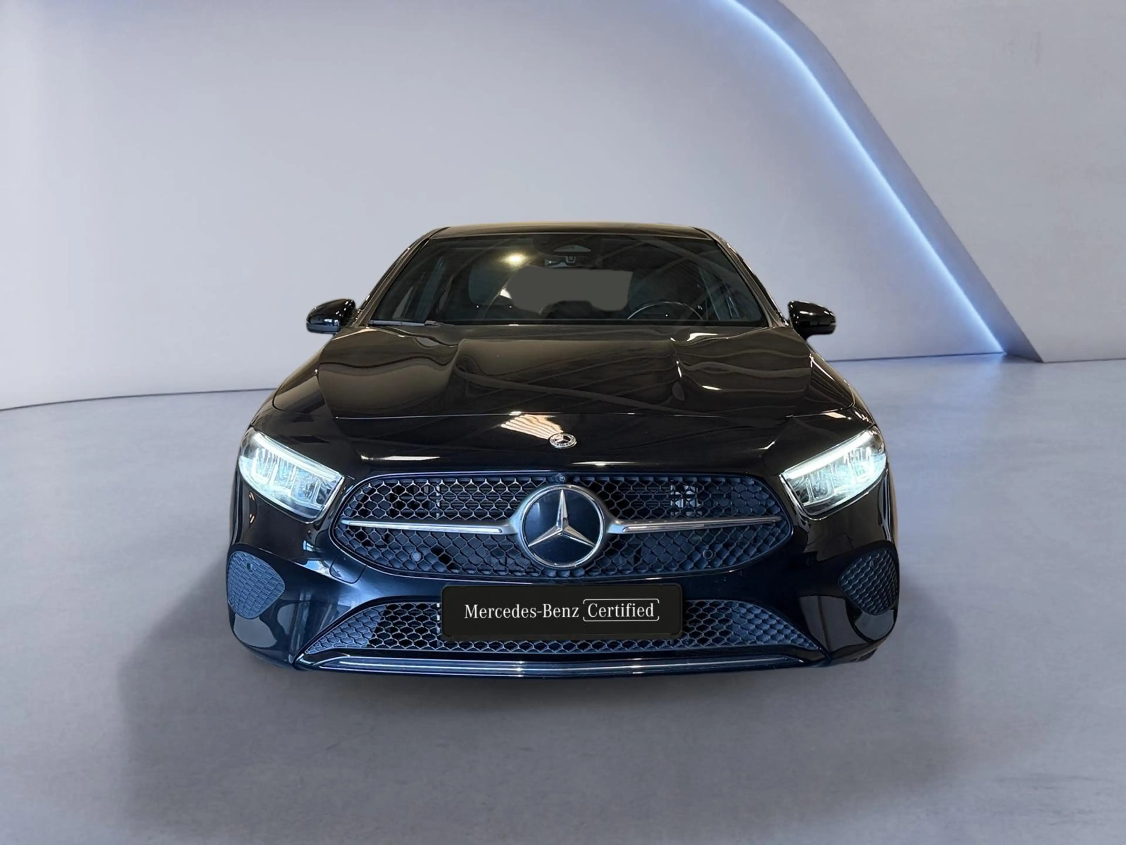 Mercedes-Benz A 250 e Luxury Line — photo 8