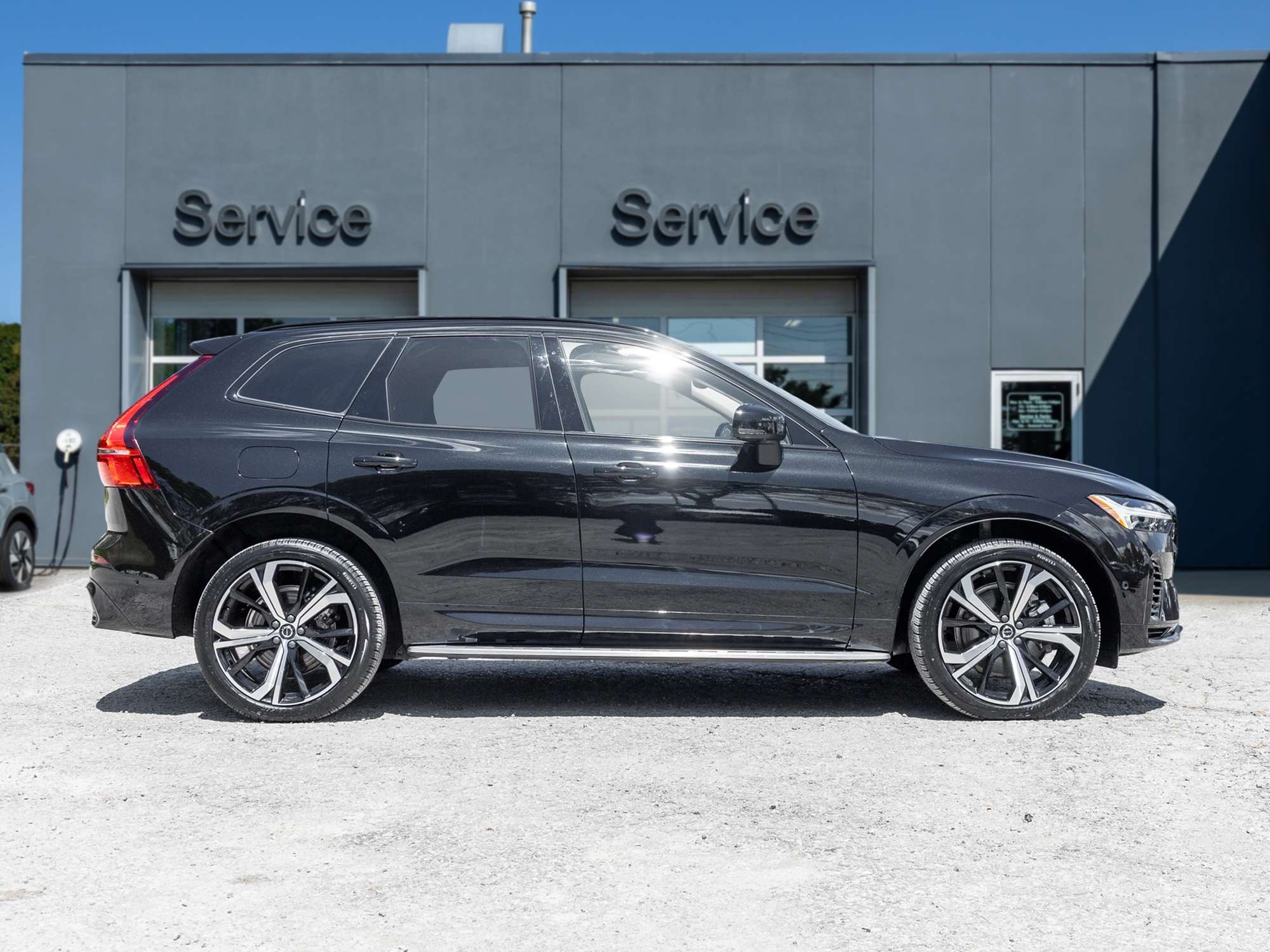 2025 Volvo XC60 T8 AWD ULTRA LOW MILEAGE |21"WHEELS |HARMAN KARDON alt 5