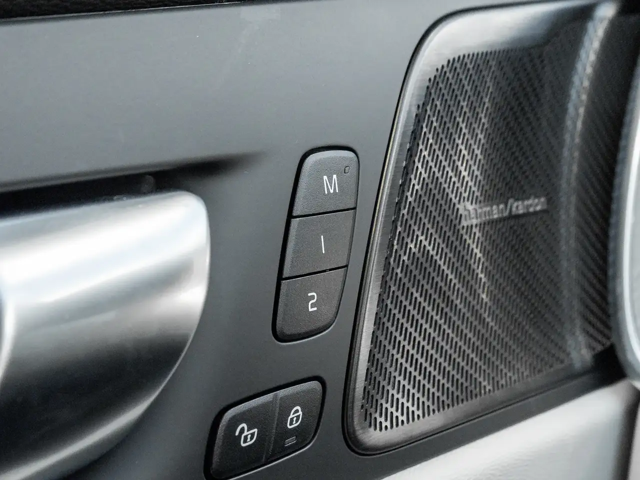 Volvo XC60 photo Volvo XC60