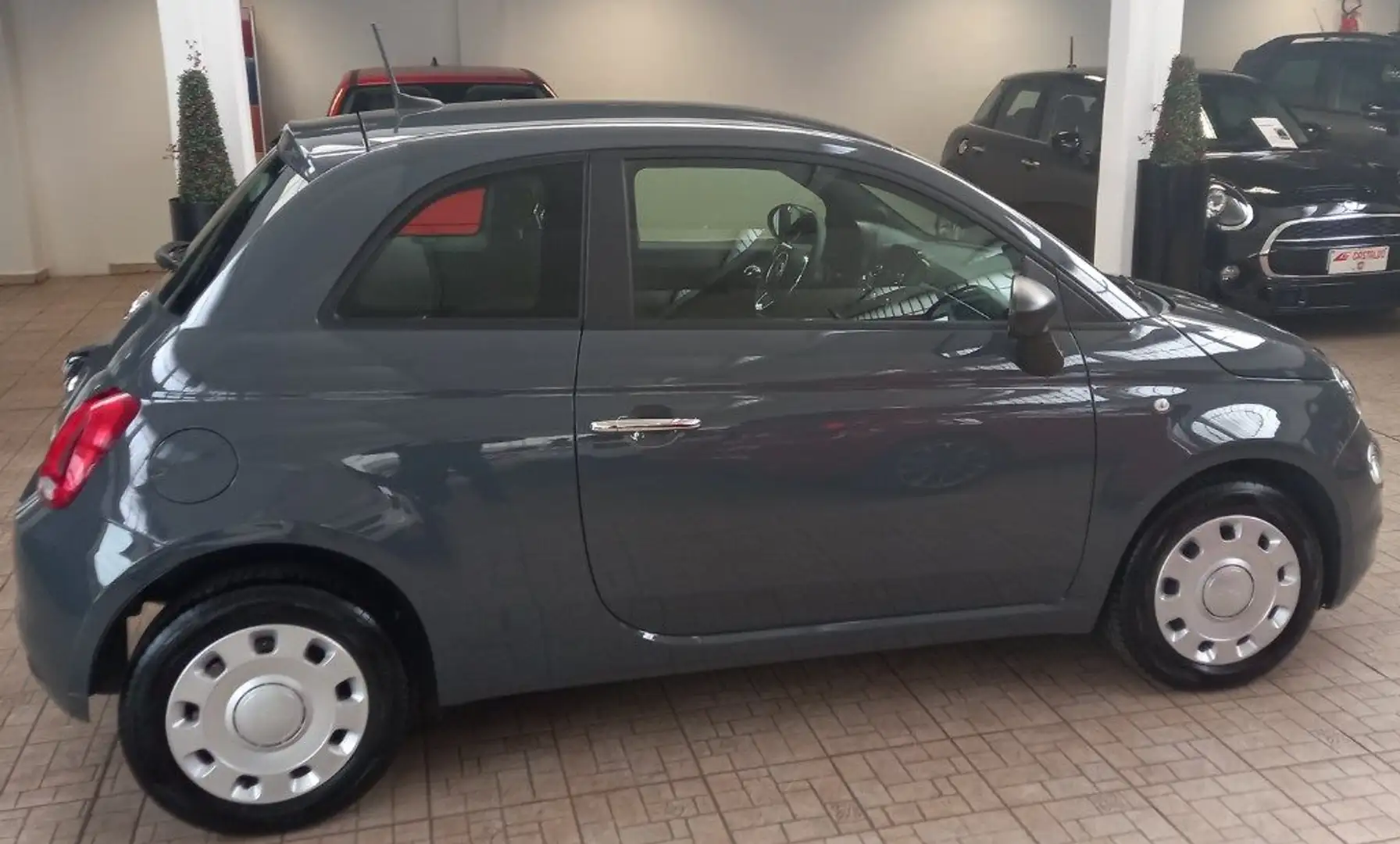Fiat 500 1.0 Hybrid Cult Grau - 2