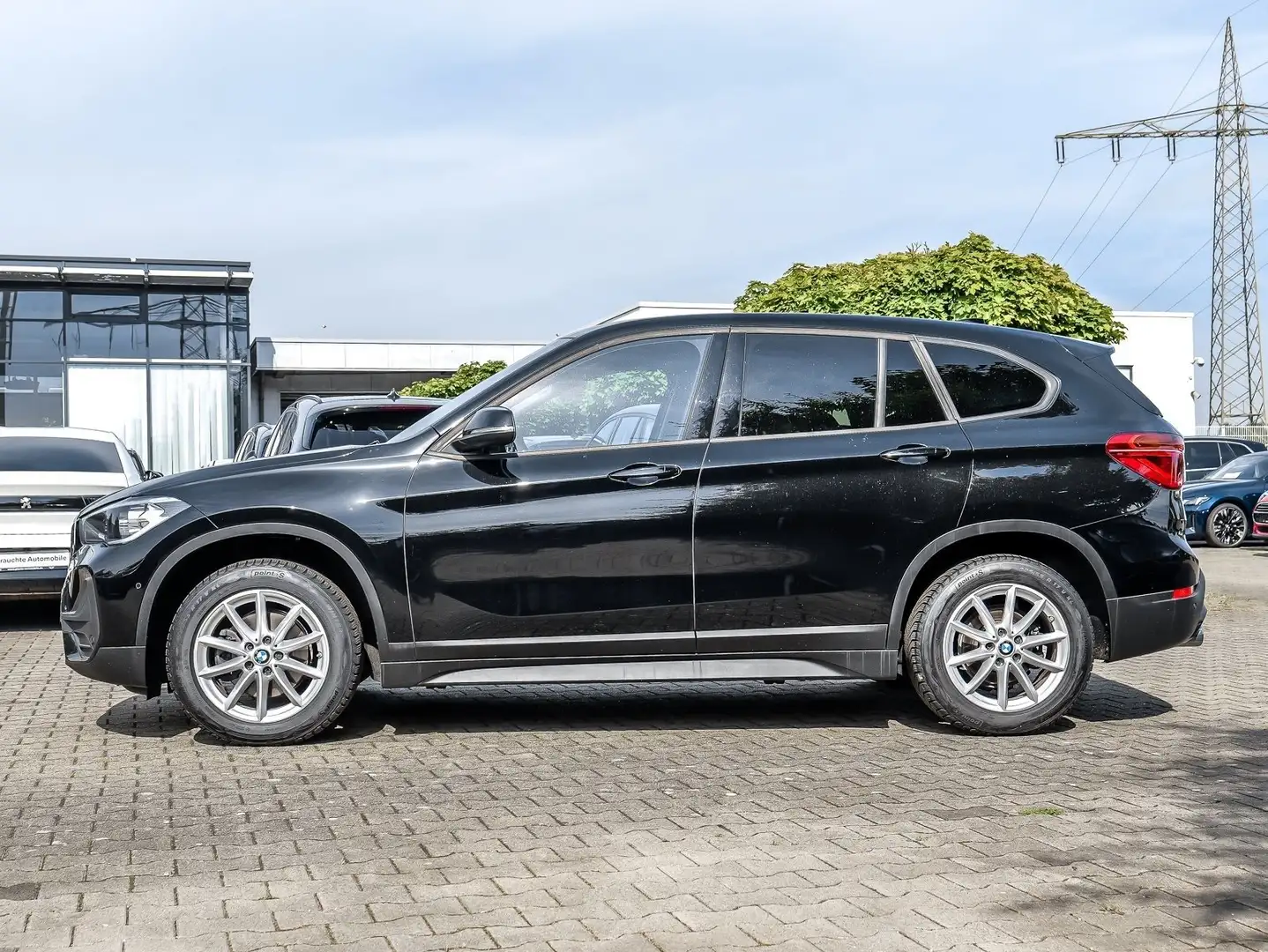BMW X1 sDrive18i Advantage Navi+DAB+SHZ+RFK+PDC+Lordose Noir - 2