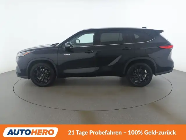 Toyota Highlander view 3