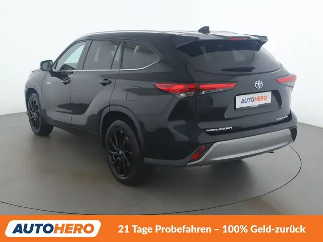 Toyota Highlander view 4