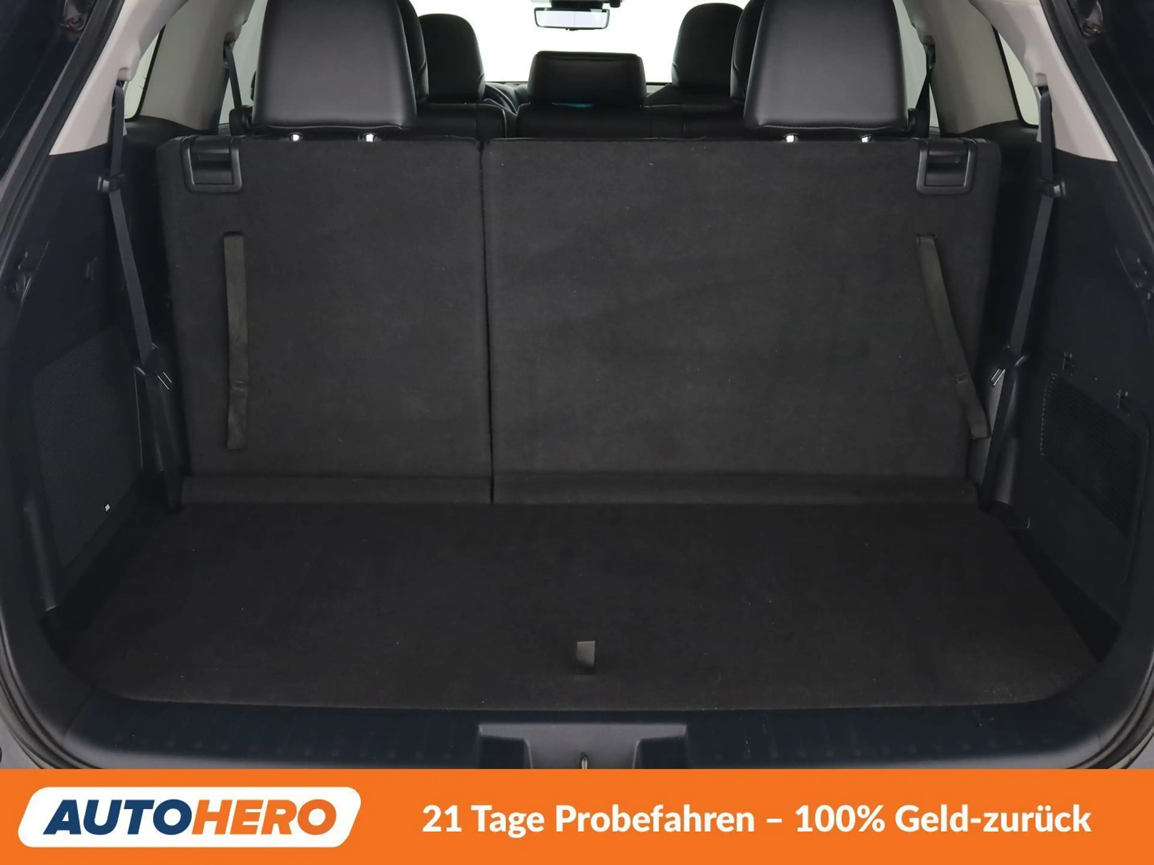 Toyota Highlander 2.5 Hybrid Lounge AWD — photo 17