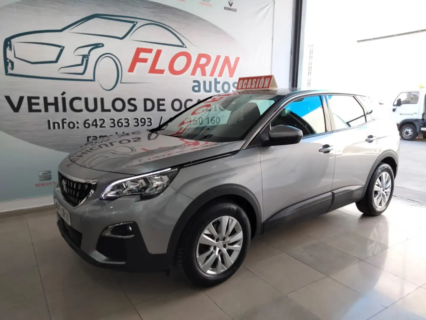 Peugeot 3008 1.5BlueHDi Active Pack S&S 130 Gris - 2