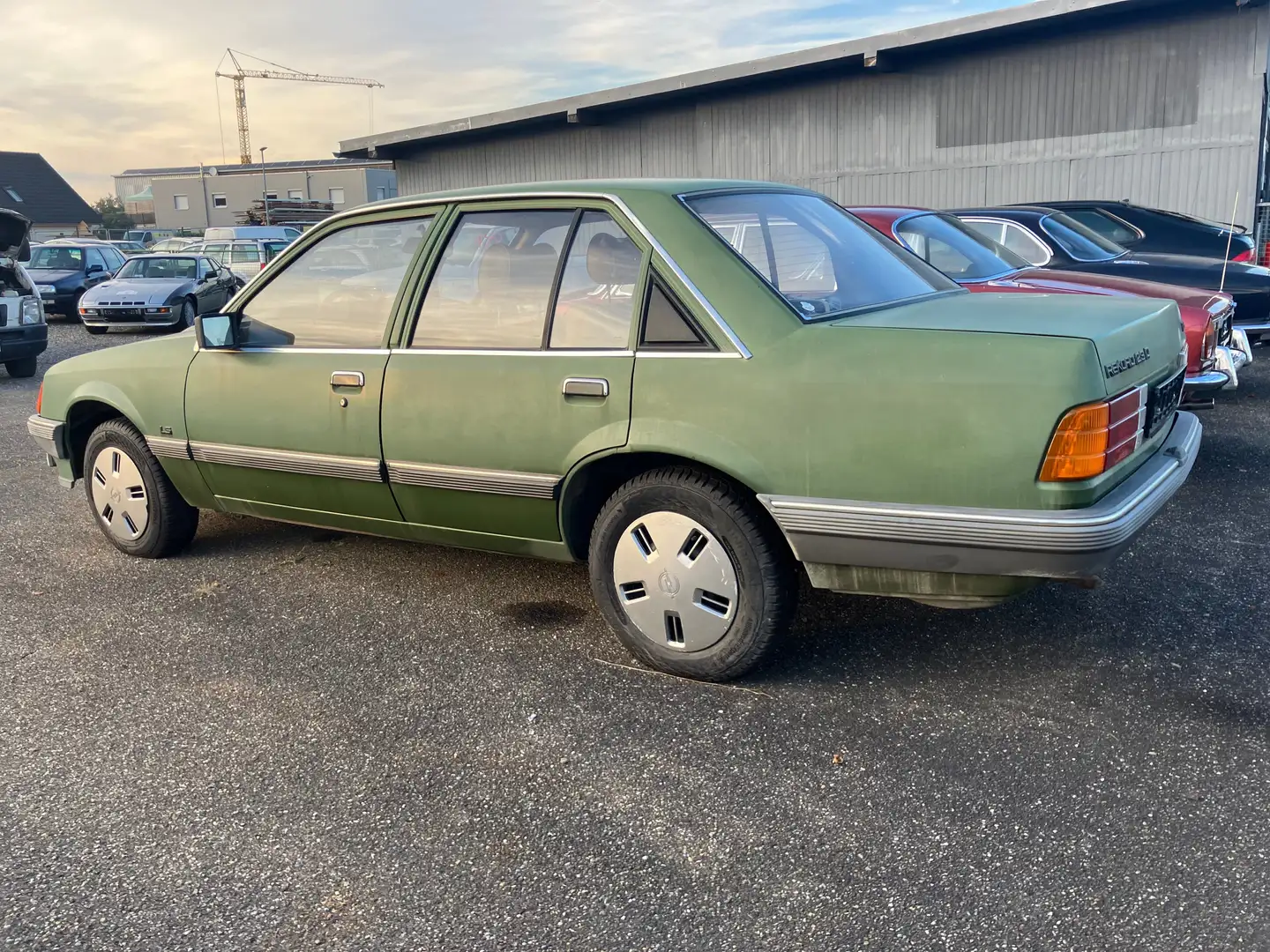 Opel Rekord E 2.3 D Oldtimer ex. Bundeswehr 24V 4-Gang Grün - 2