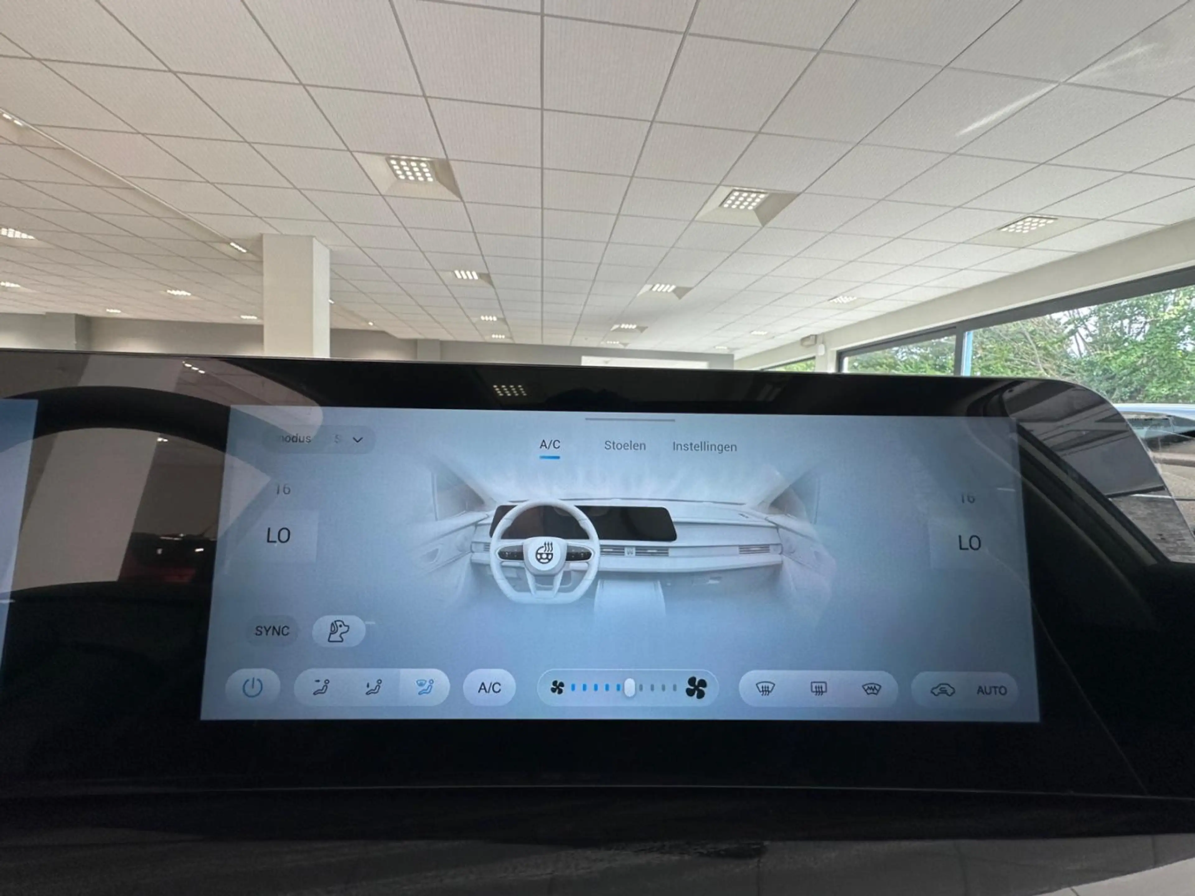 Omoda 5 BEV PREMIUM — photo 13