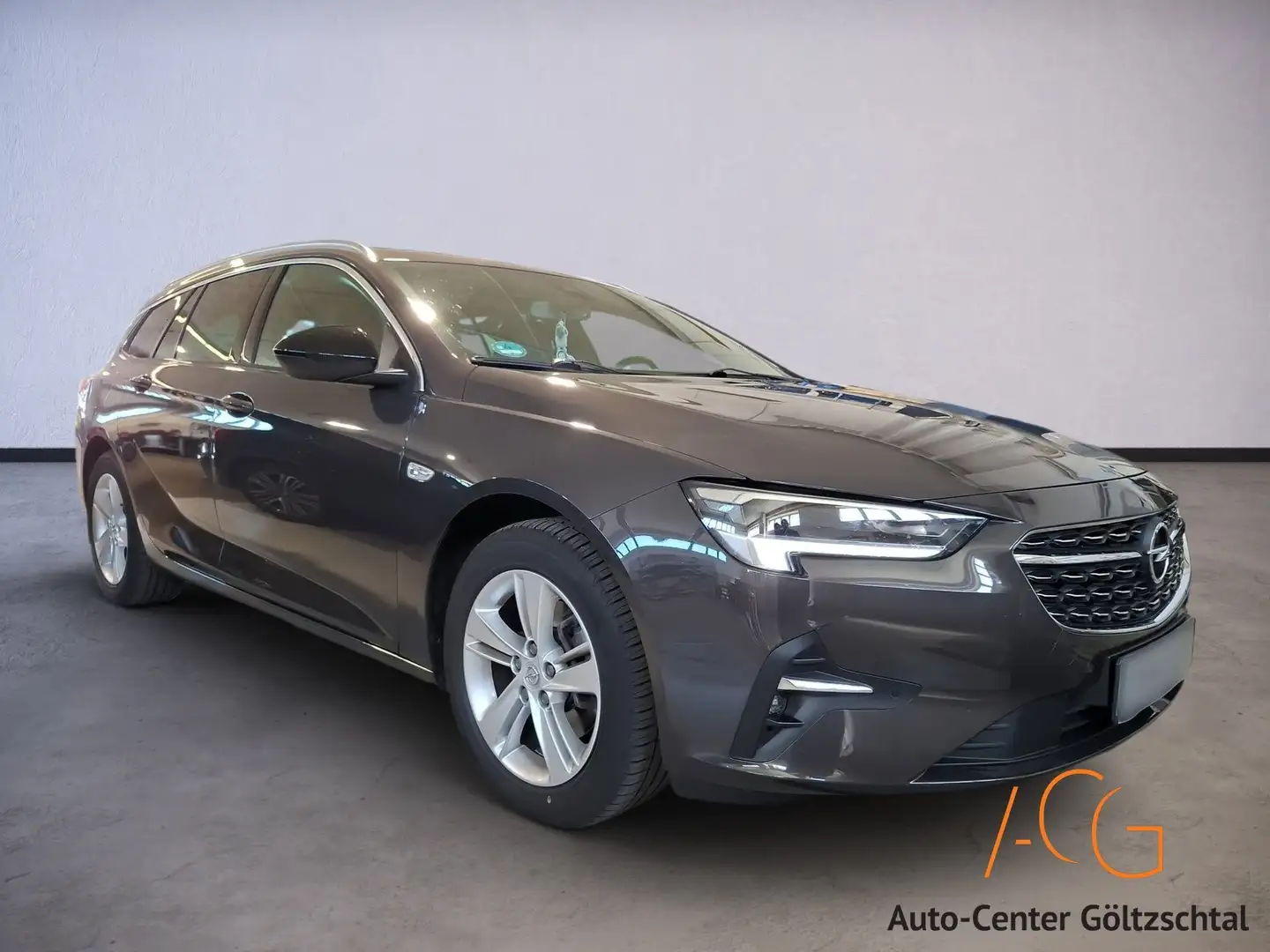 Opel Insignia Sports Tourer 2.0 Diesel Aut. Elegance Šedá - 1