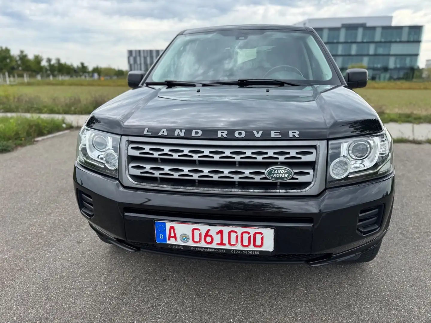 Land Rover Freelander 2 S TD4 4WD Panorama AHK PDC Schwarz - 2