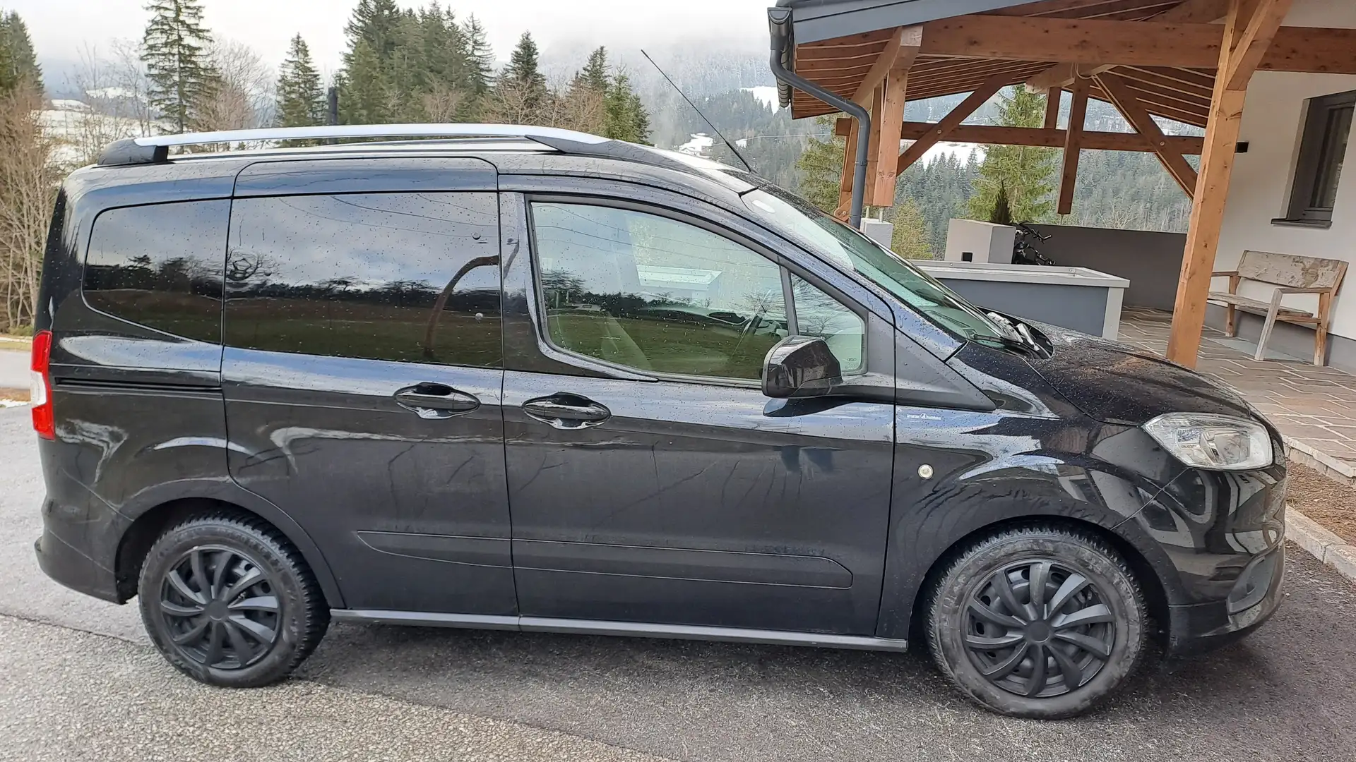 Ford Tourneo Courier Tourneo Courier 1,5 TDCi Titanium Start/Stop Titanium Schwarz - 1